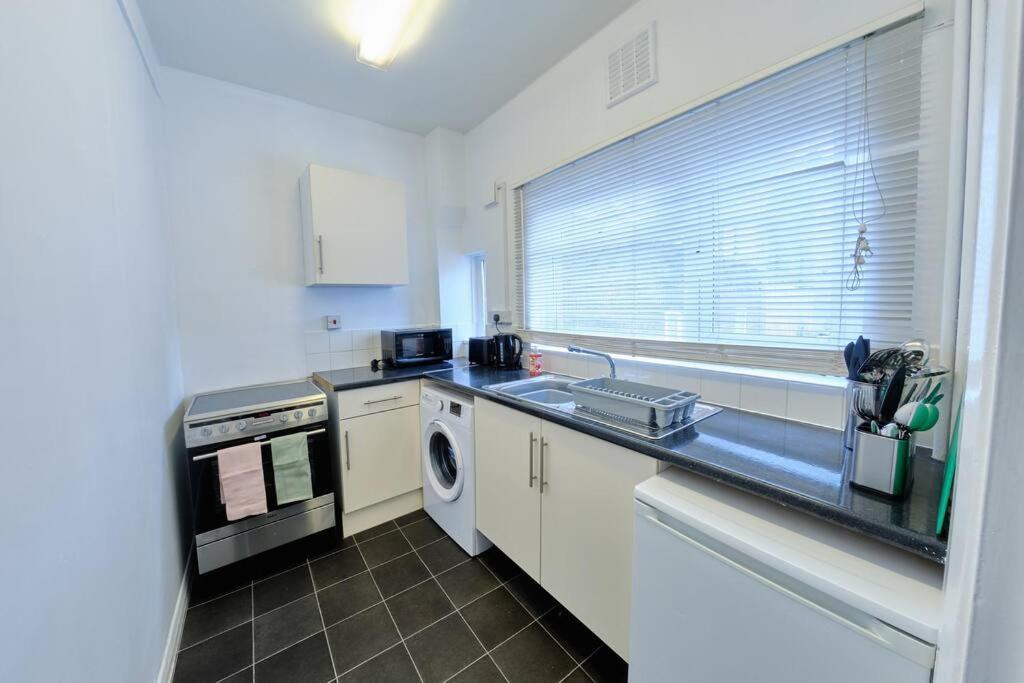 One-Bedroom Apartment photo 3