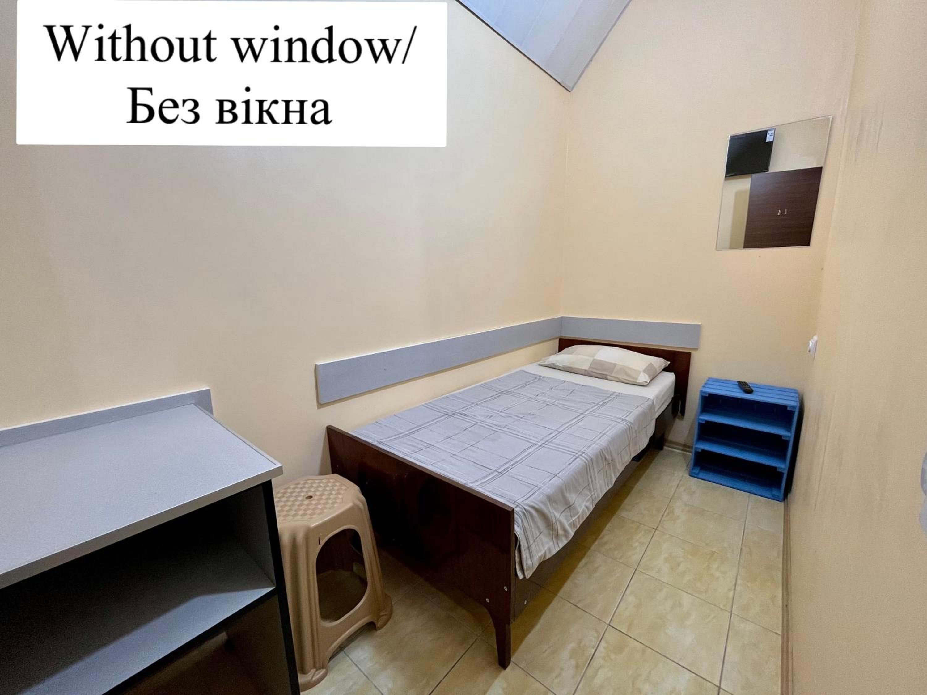 Single Room with Shared Shower and Toilet photo 1