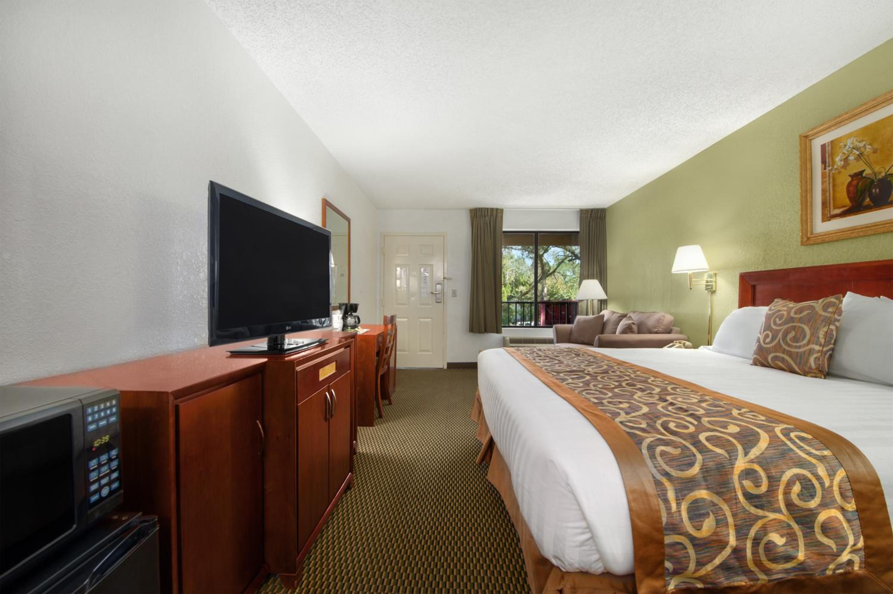 King Room- Non-Smoking - Photo 14