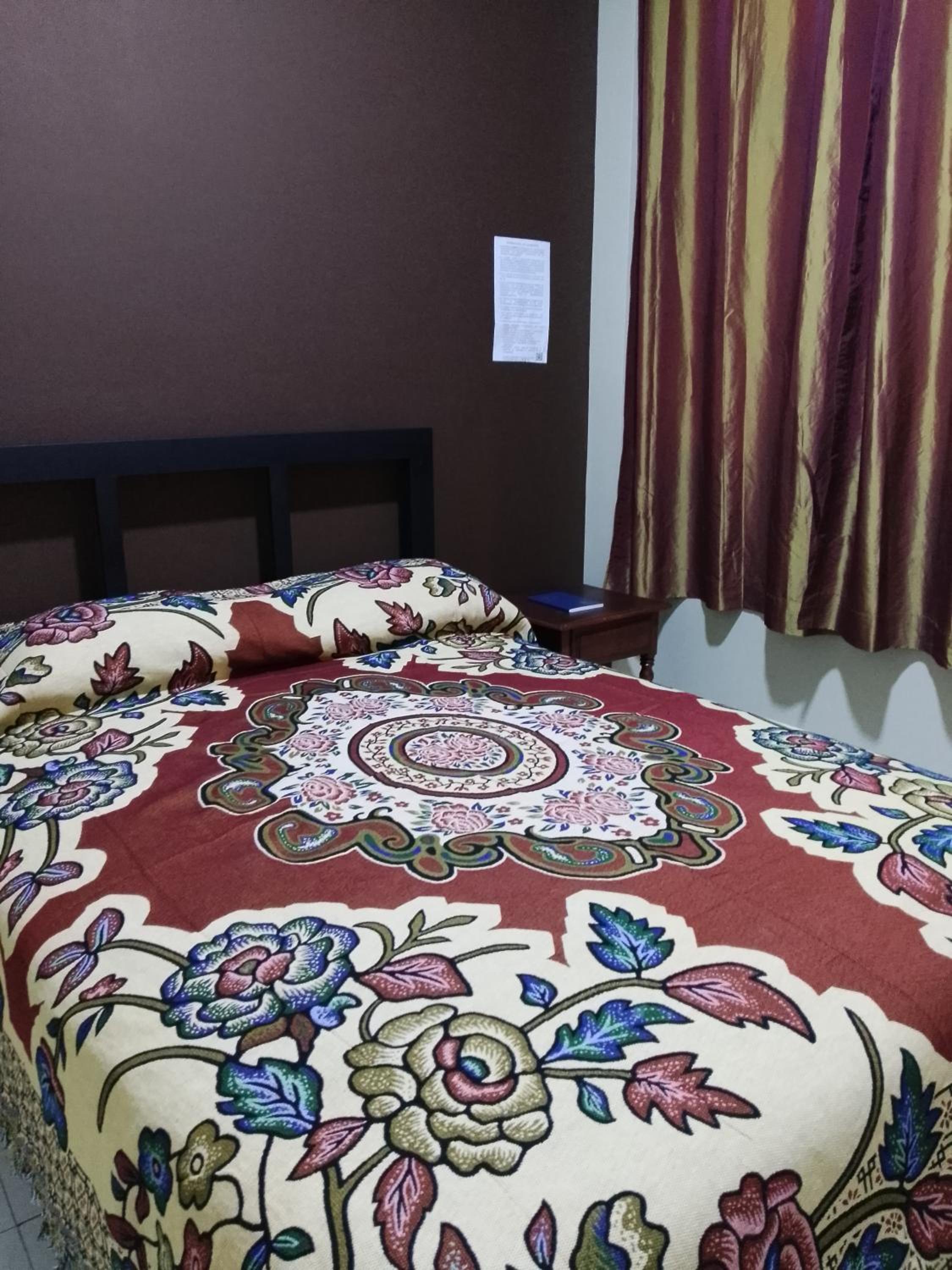 Deluxe Queen Suite