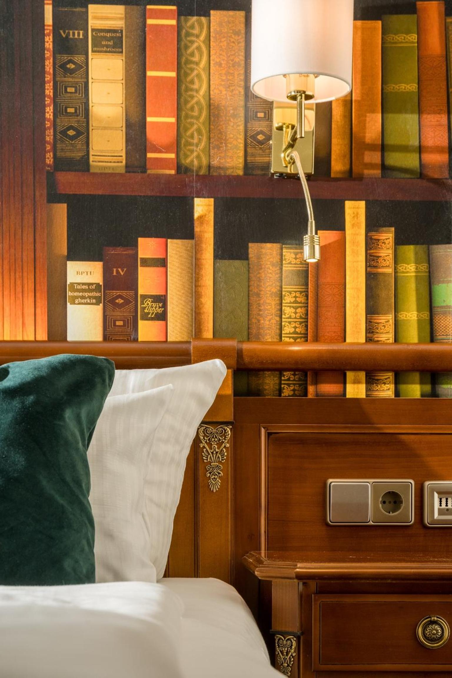 Classic Double Room with City View photo 3