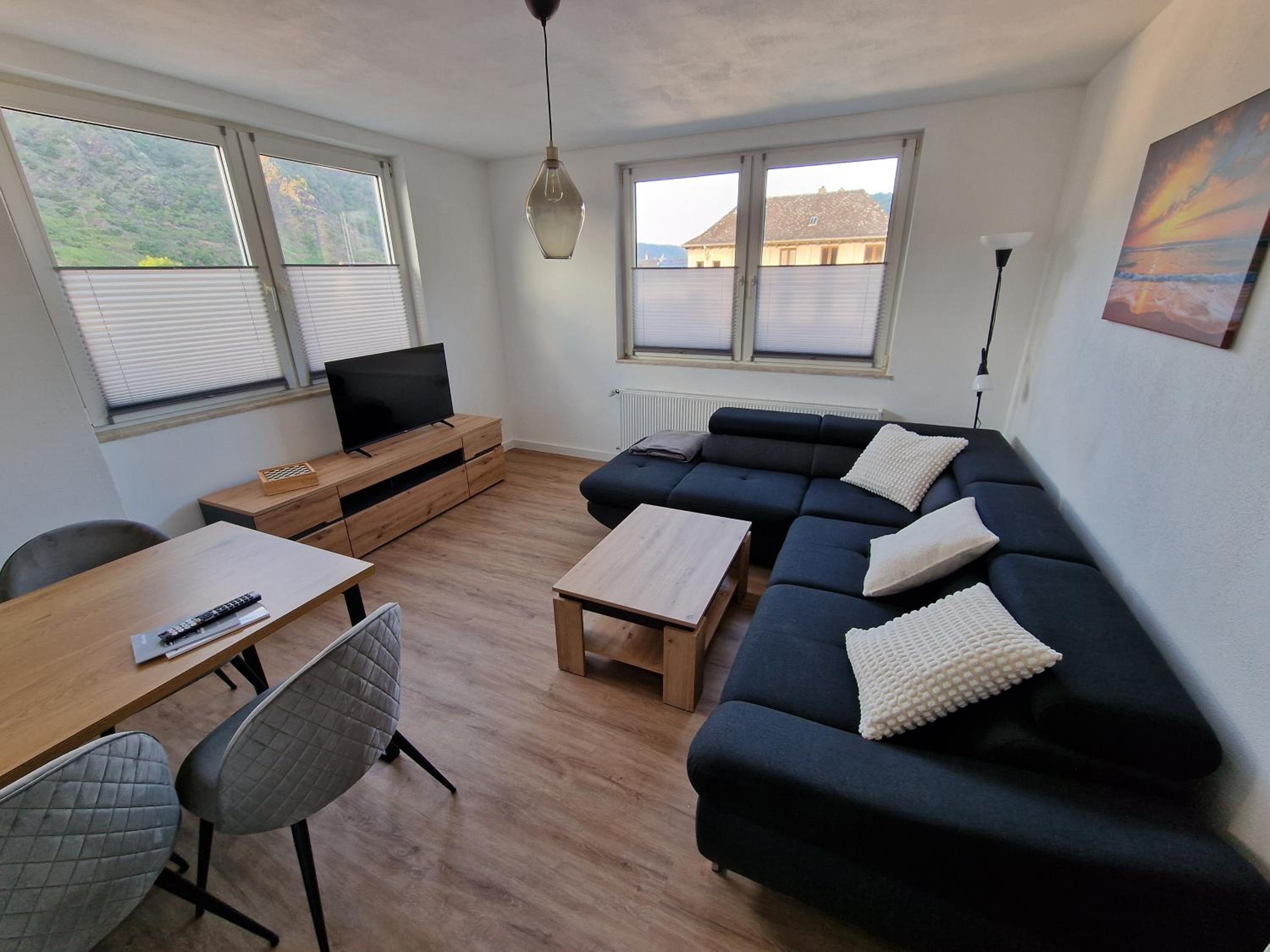 One-Bedroom Apartment photo 1