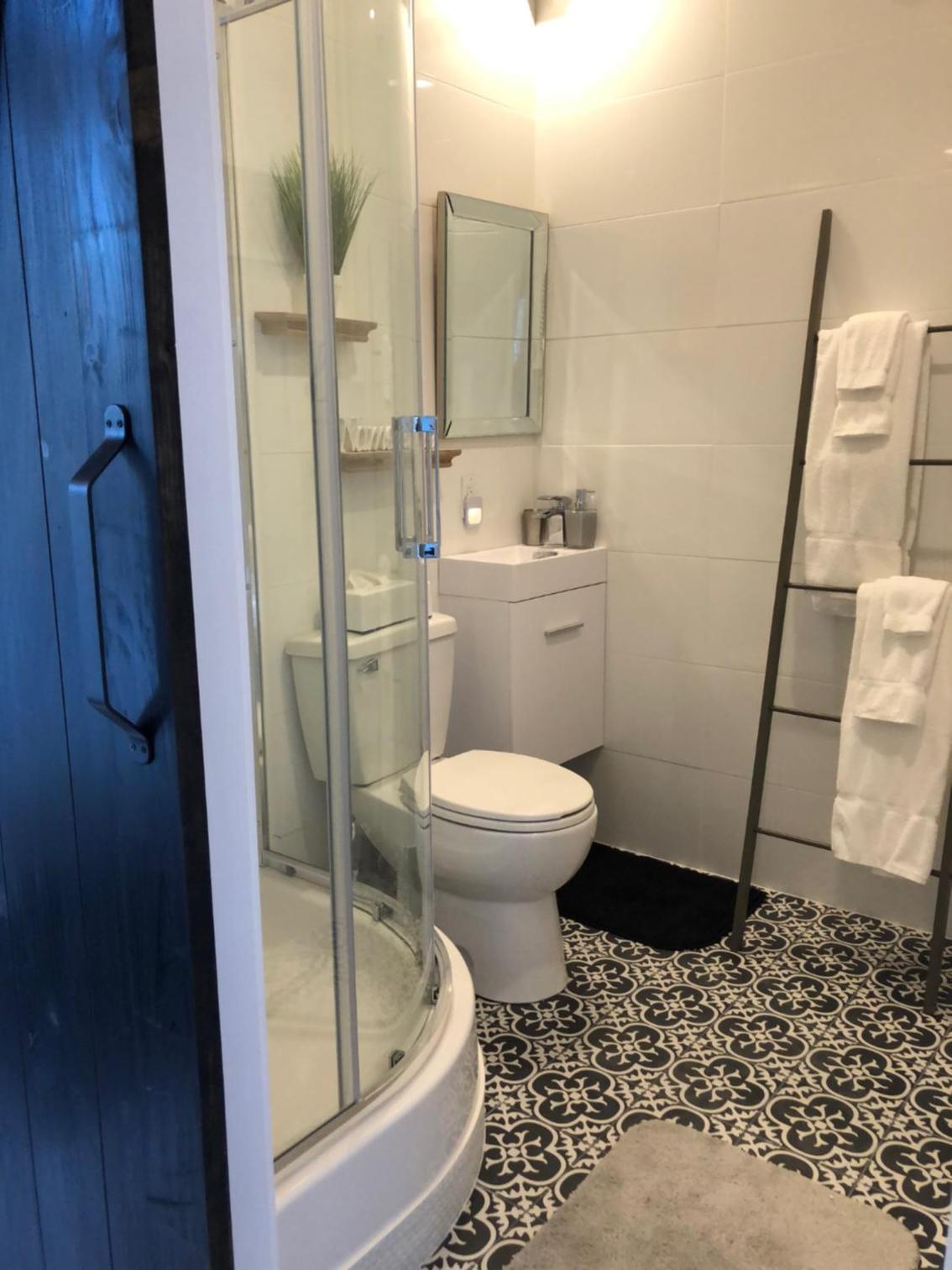 One-Bedroom House photo 3