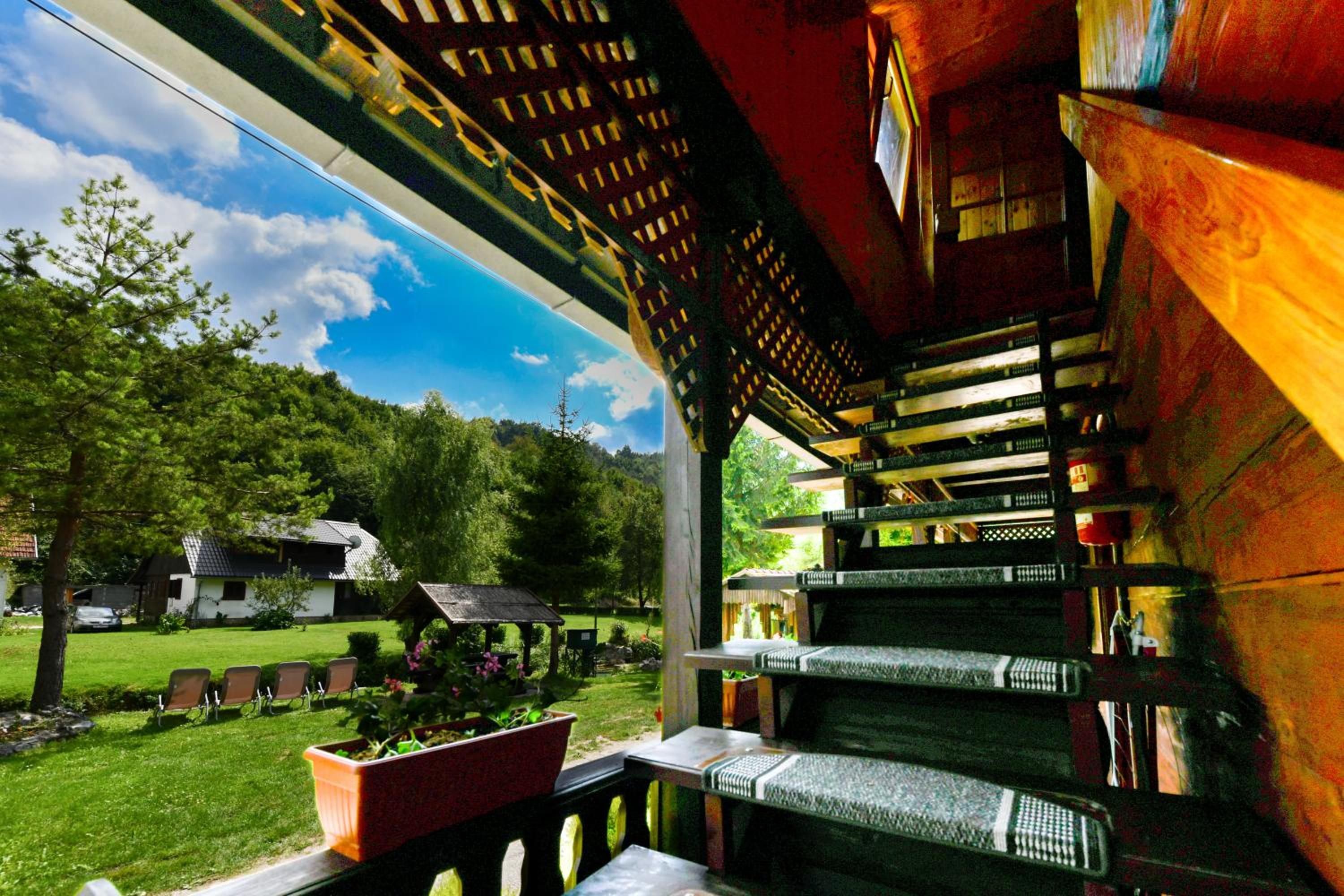 Studio with Balcony - Photo 11