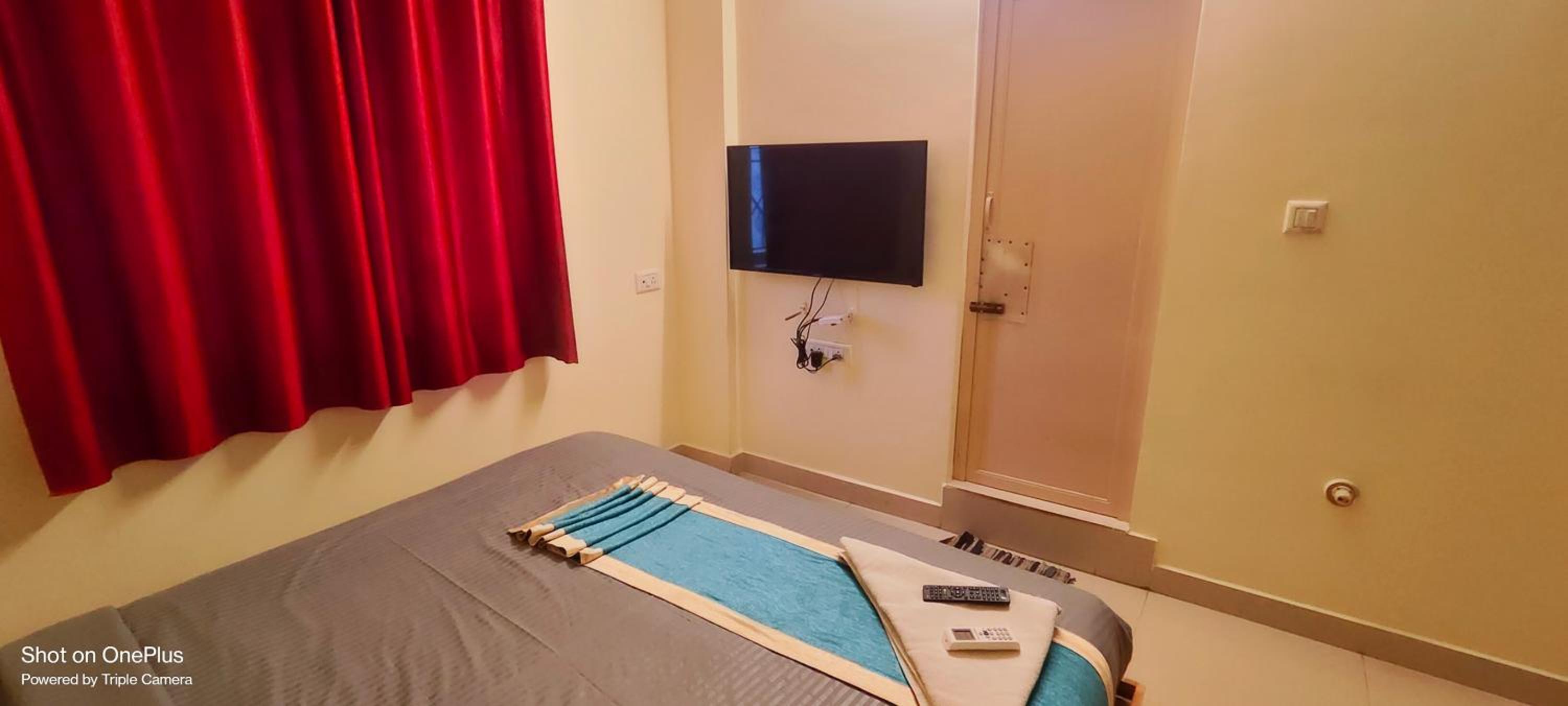 Two-Bedroom Apartment - Photo 11