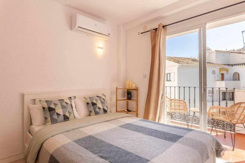 Estudio con vista al mar