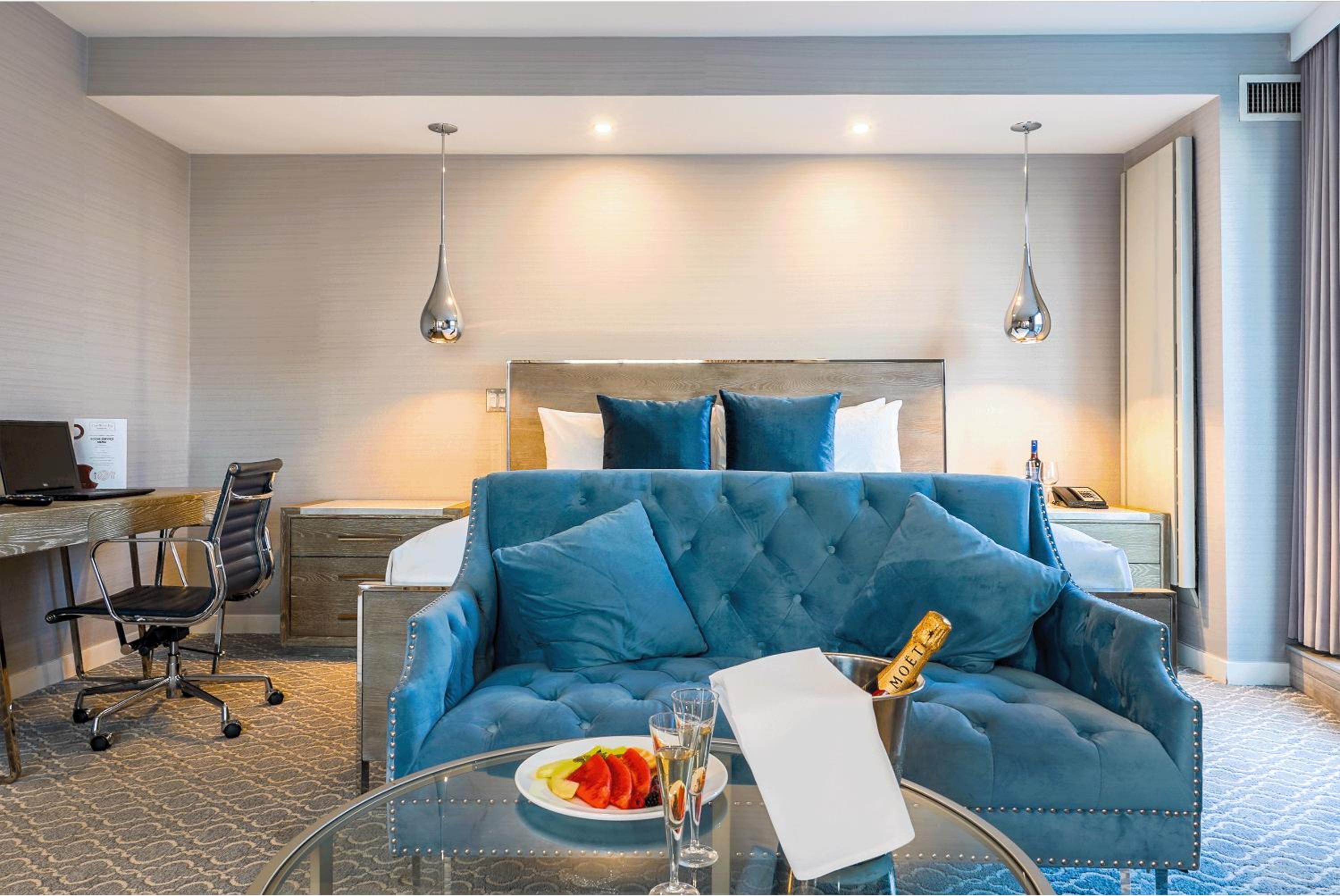 Penthouse Suite - Photo 7