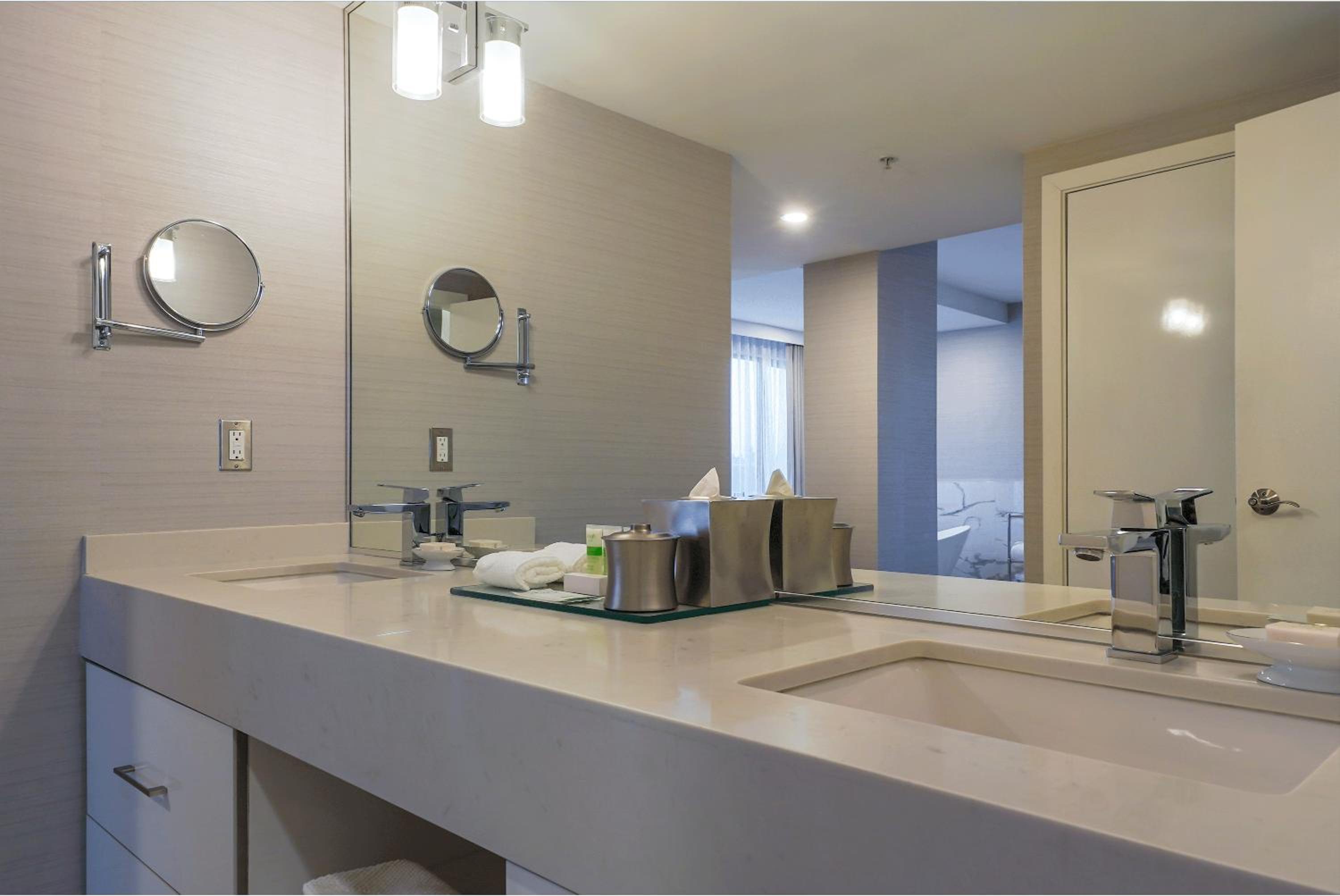 Penthouse Suite - Photo 4