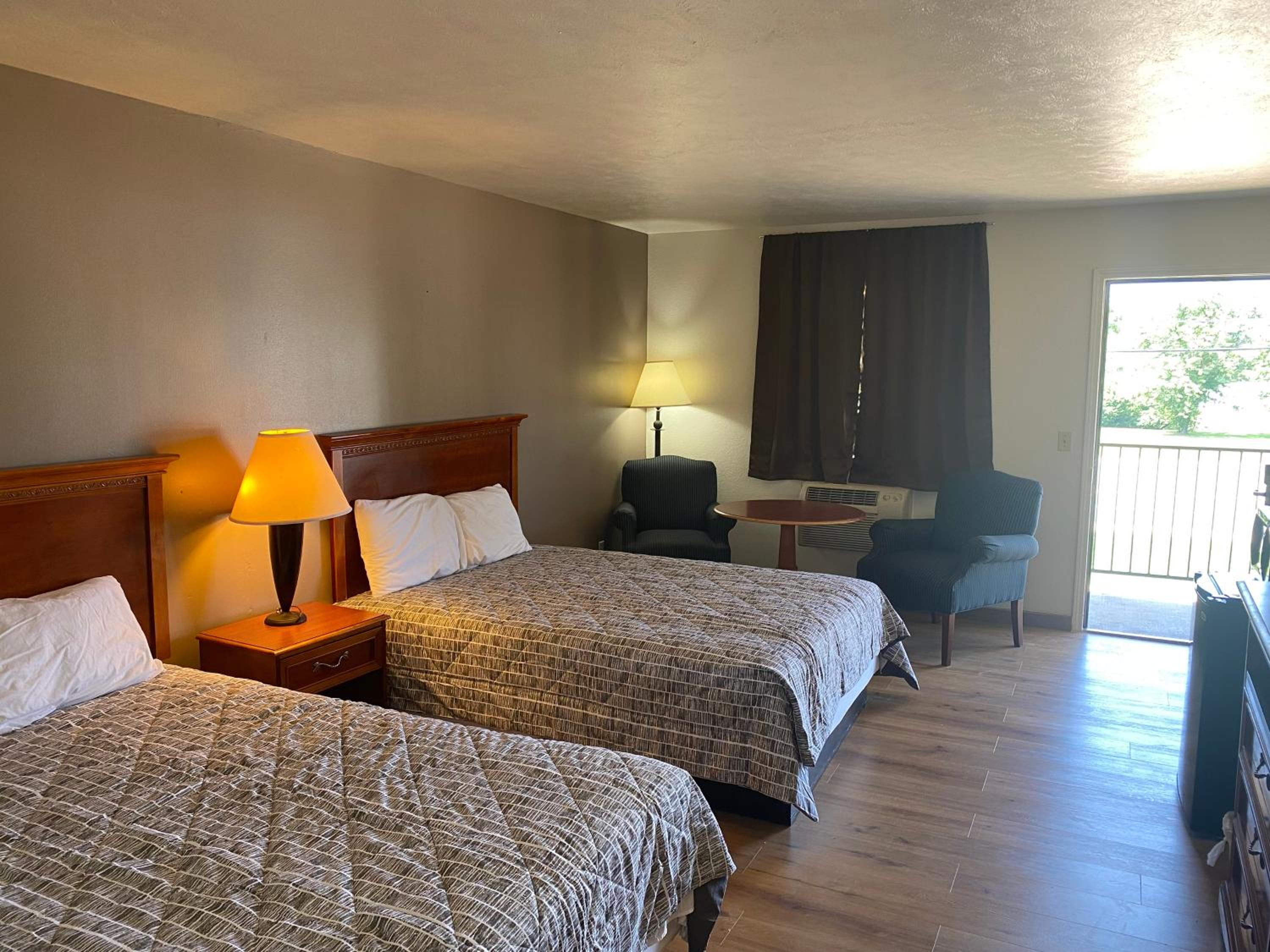 Standard Queen Room photo 2
