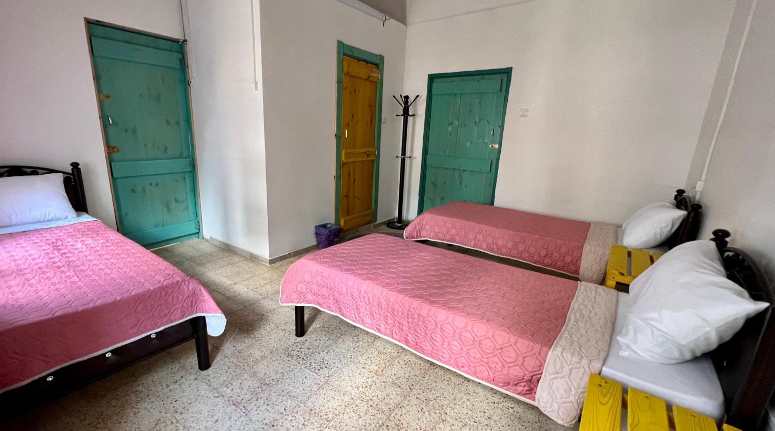 Triple Room with Bathroom - Photo 2