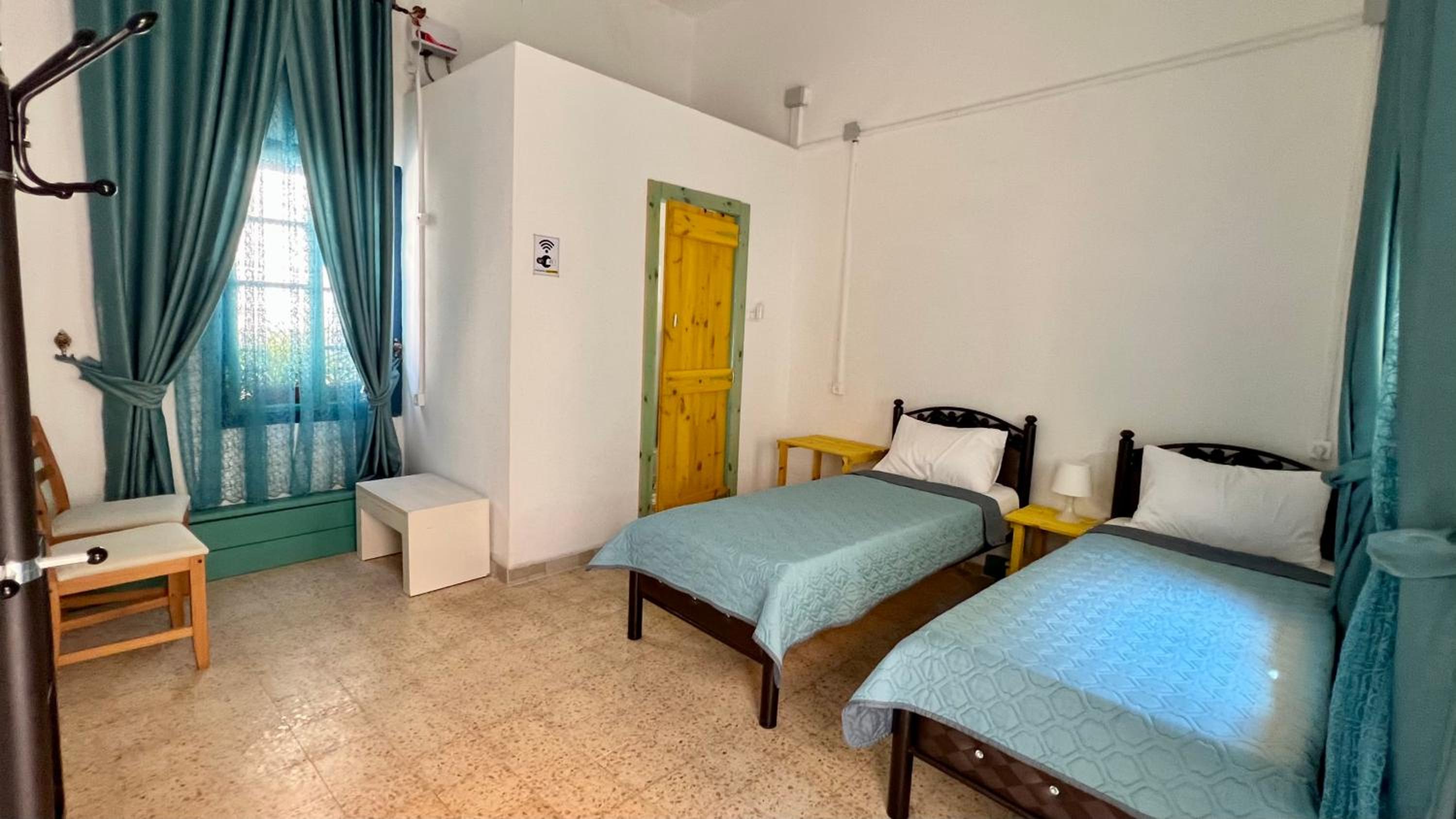 Twin Room with Private Bathroom - Photo 1