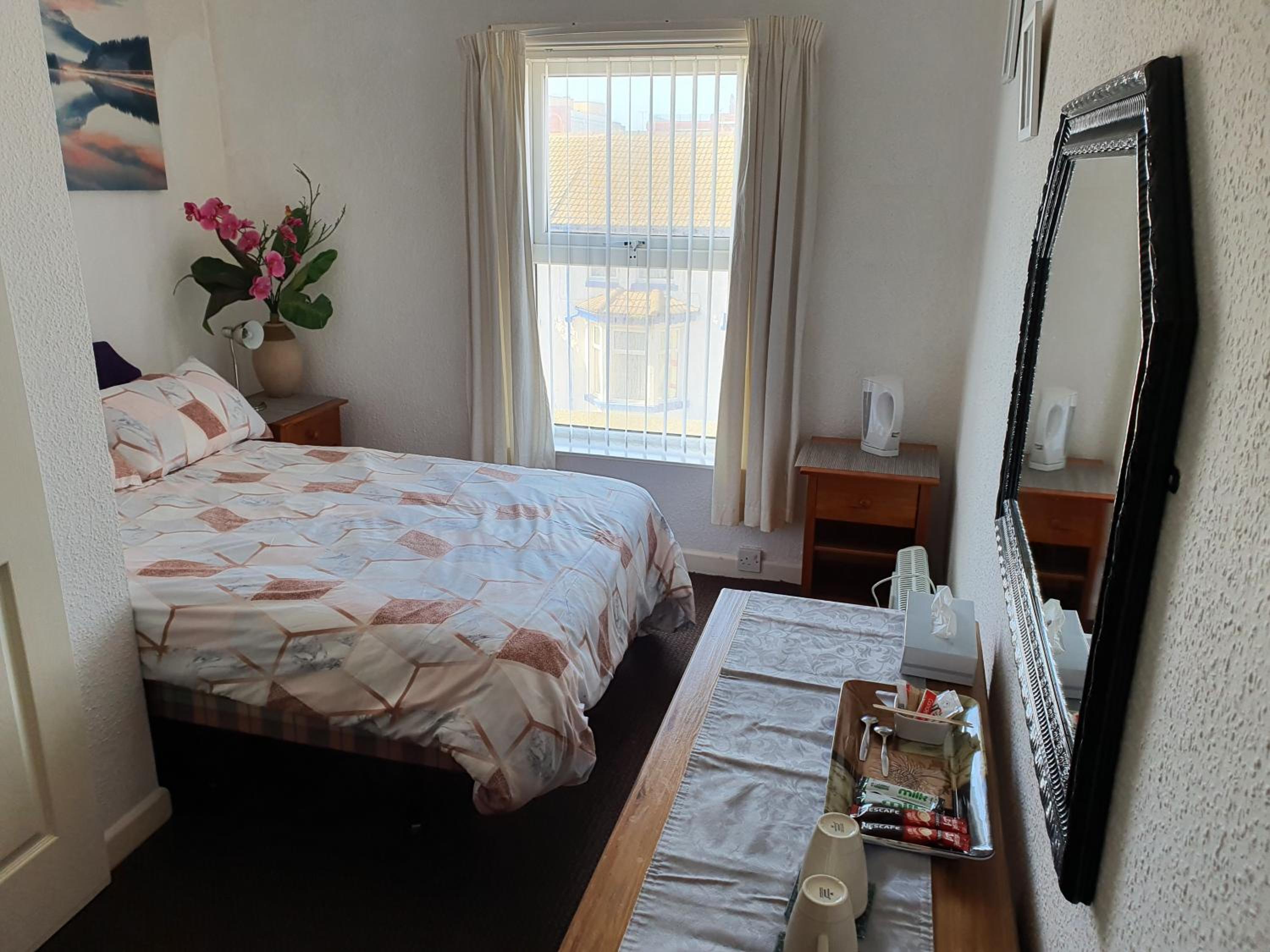 Economy Double Room - Photo 4
