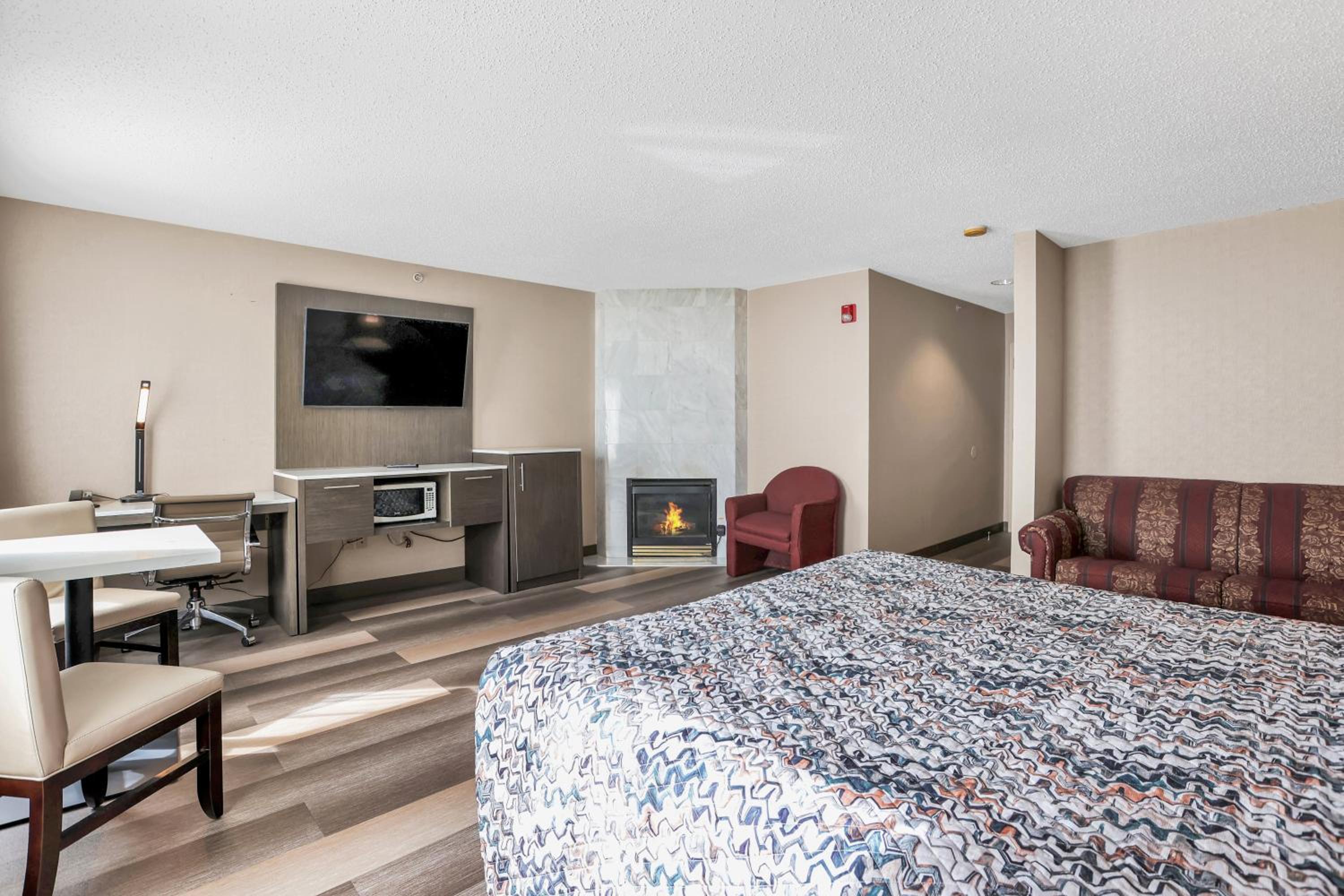 Standard King Room - Photo 1