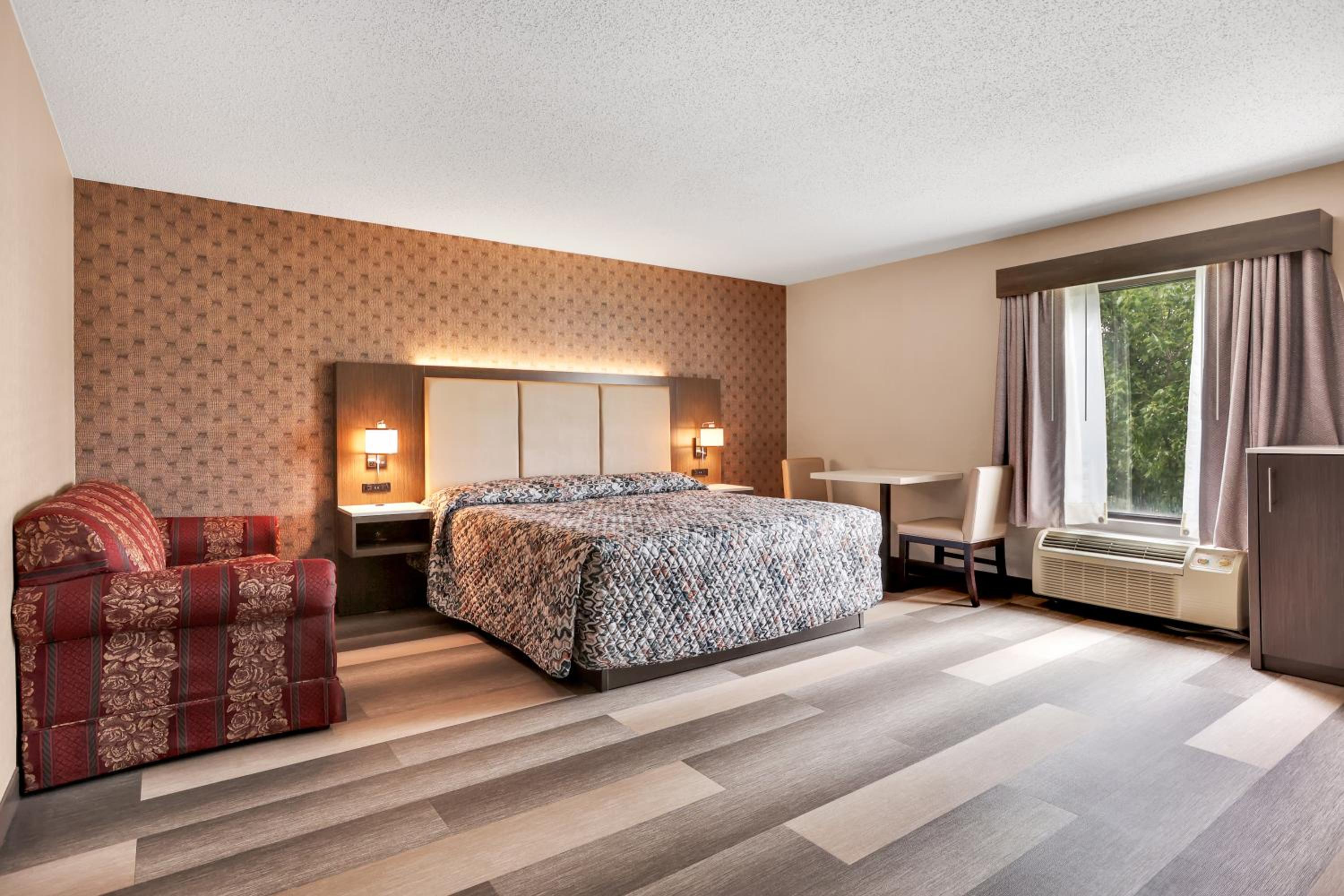 Standard King Room - Photo 2