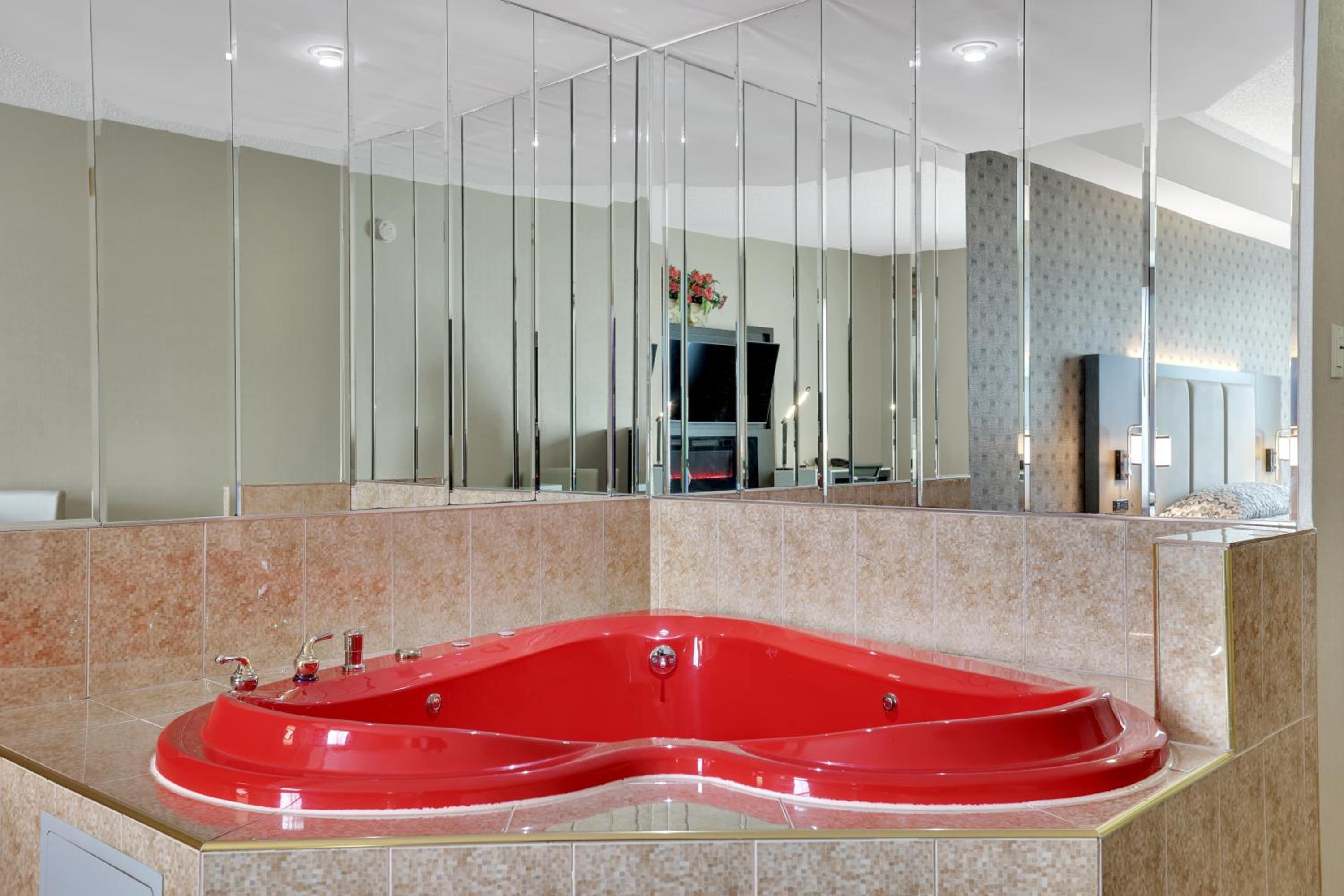 Queen Room with Spa Bath - Photo 3