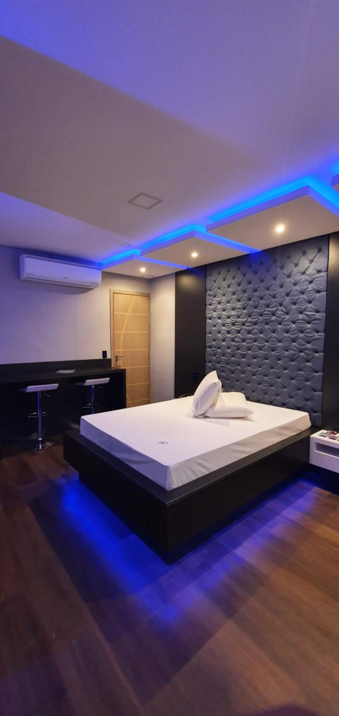 Deluxe Suite with Spa Bath - Photo 46
