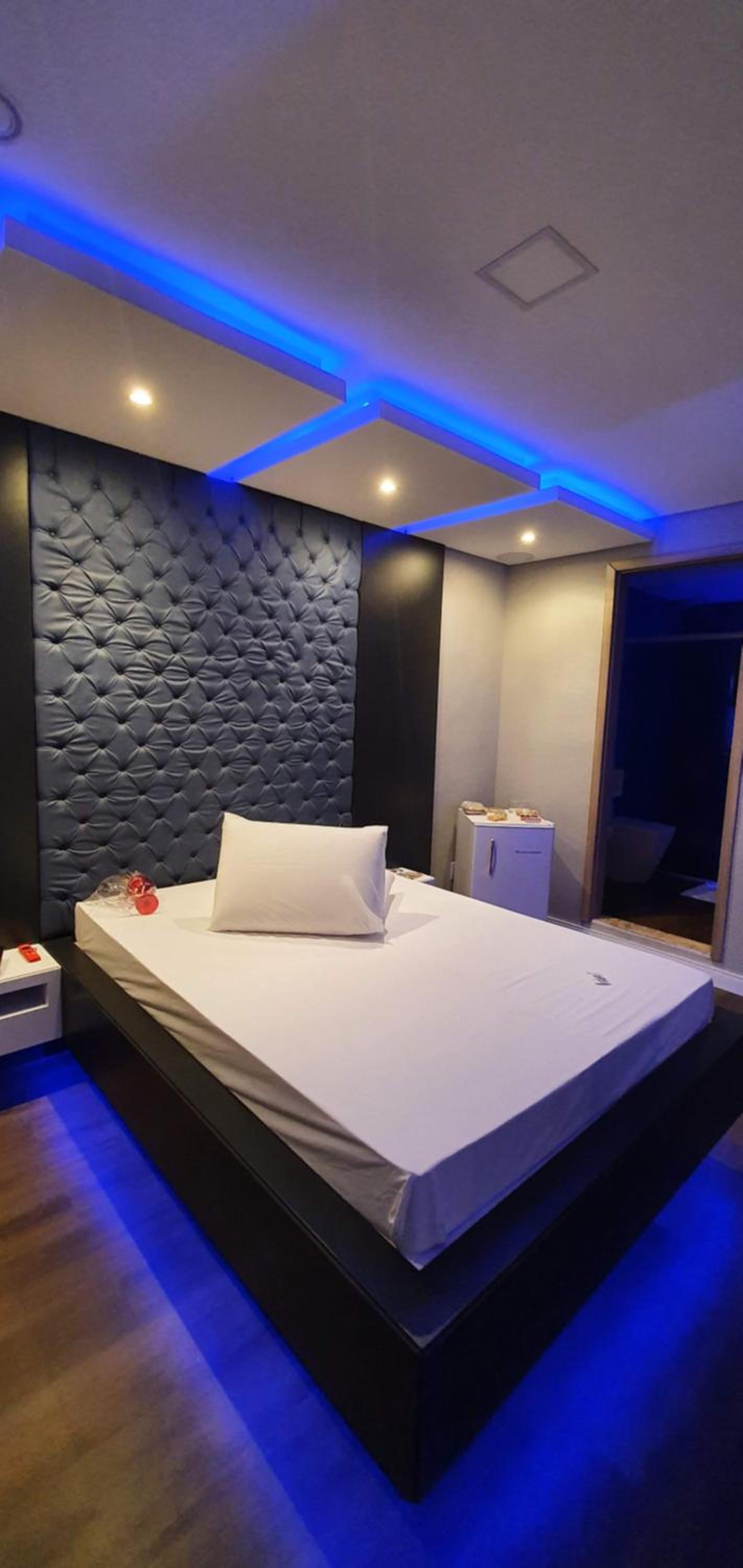 Deluxe Suite with Spa Bath - Photo 62