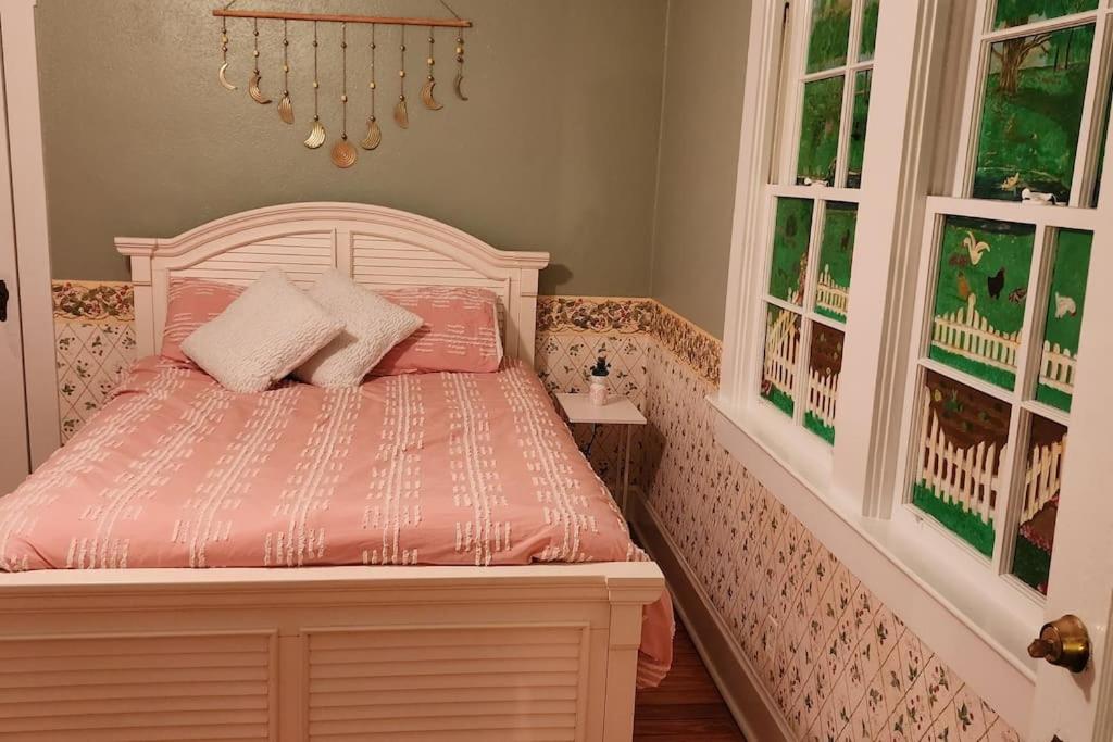 Three-Bedroom House photo 1