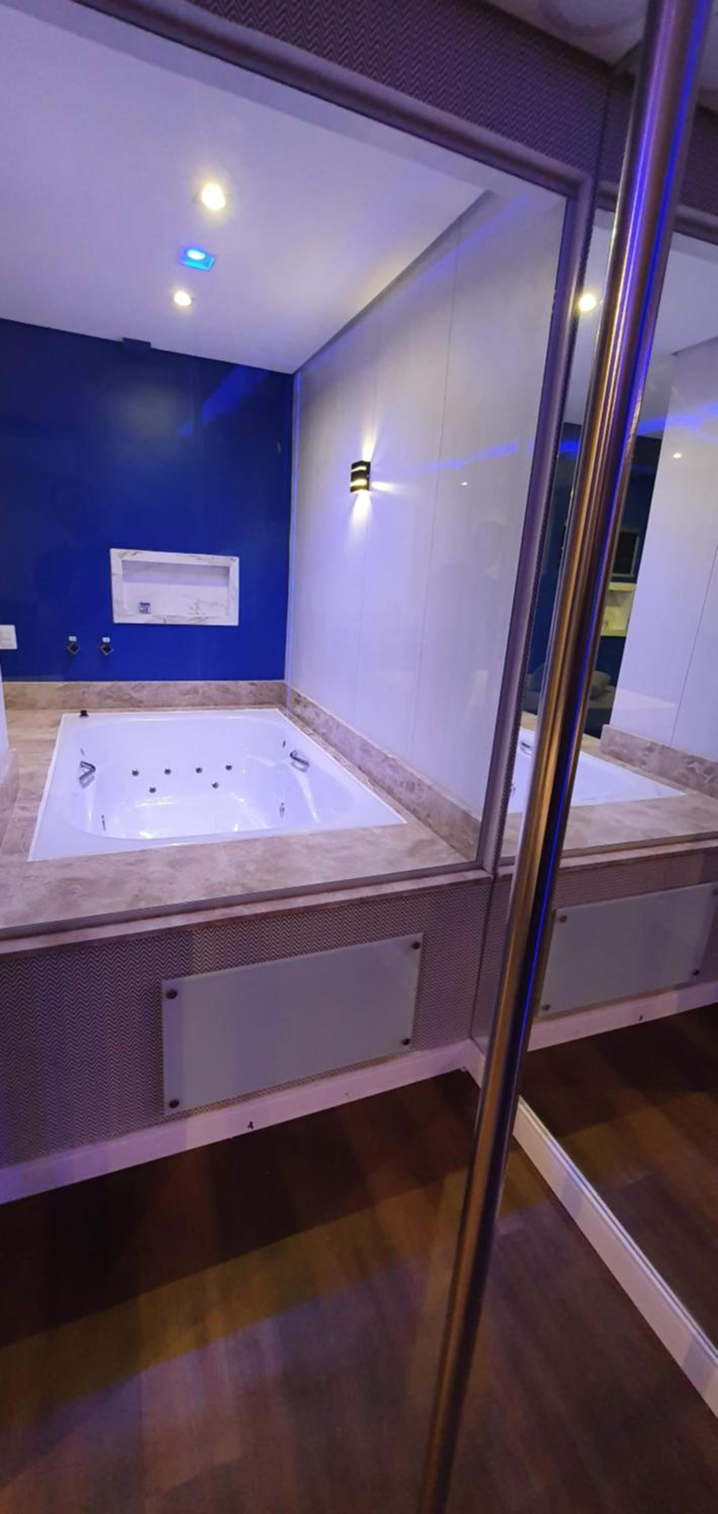 Deluxe Suite with Spa Bath - Photo 6