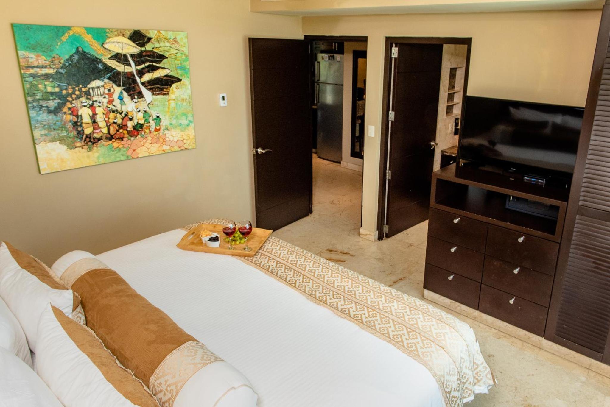 Three-Bedroom Suite with Partial Sea View -Penthouse photo 2