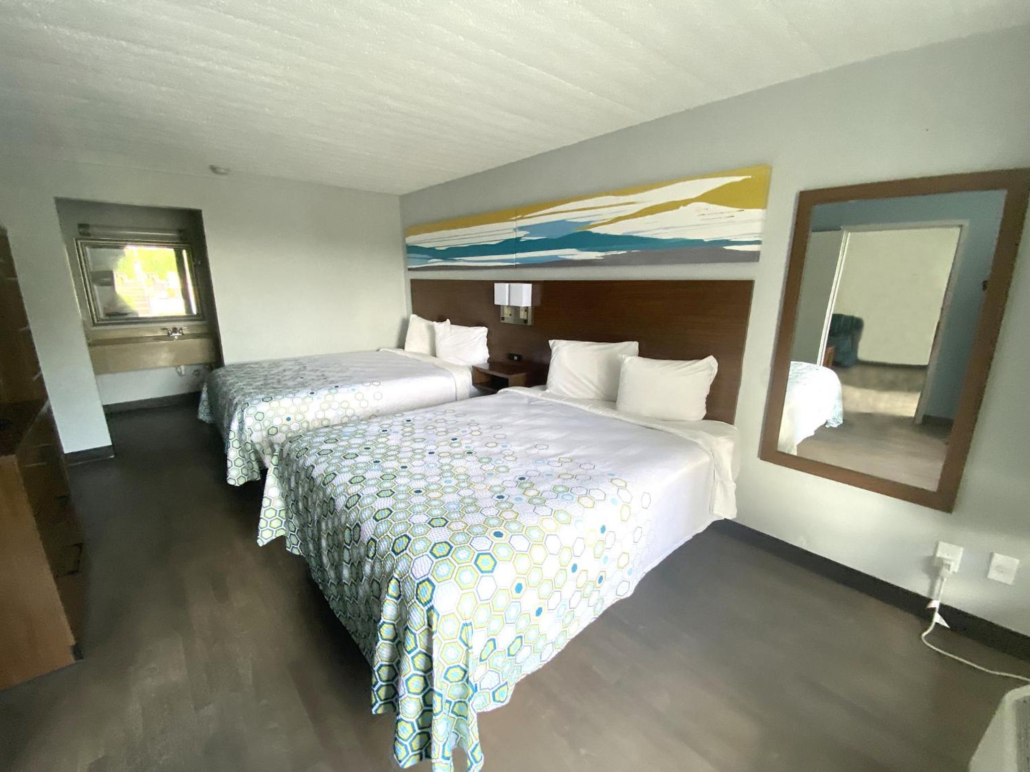 Suite with Two Queen Beds Non-Smoking - Photo 1