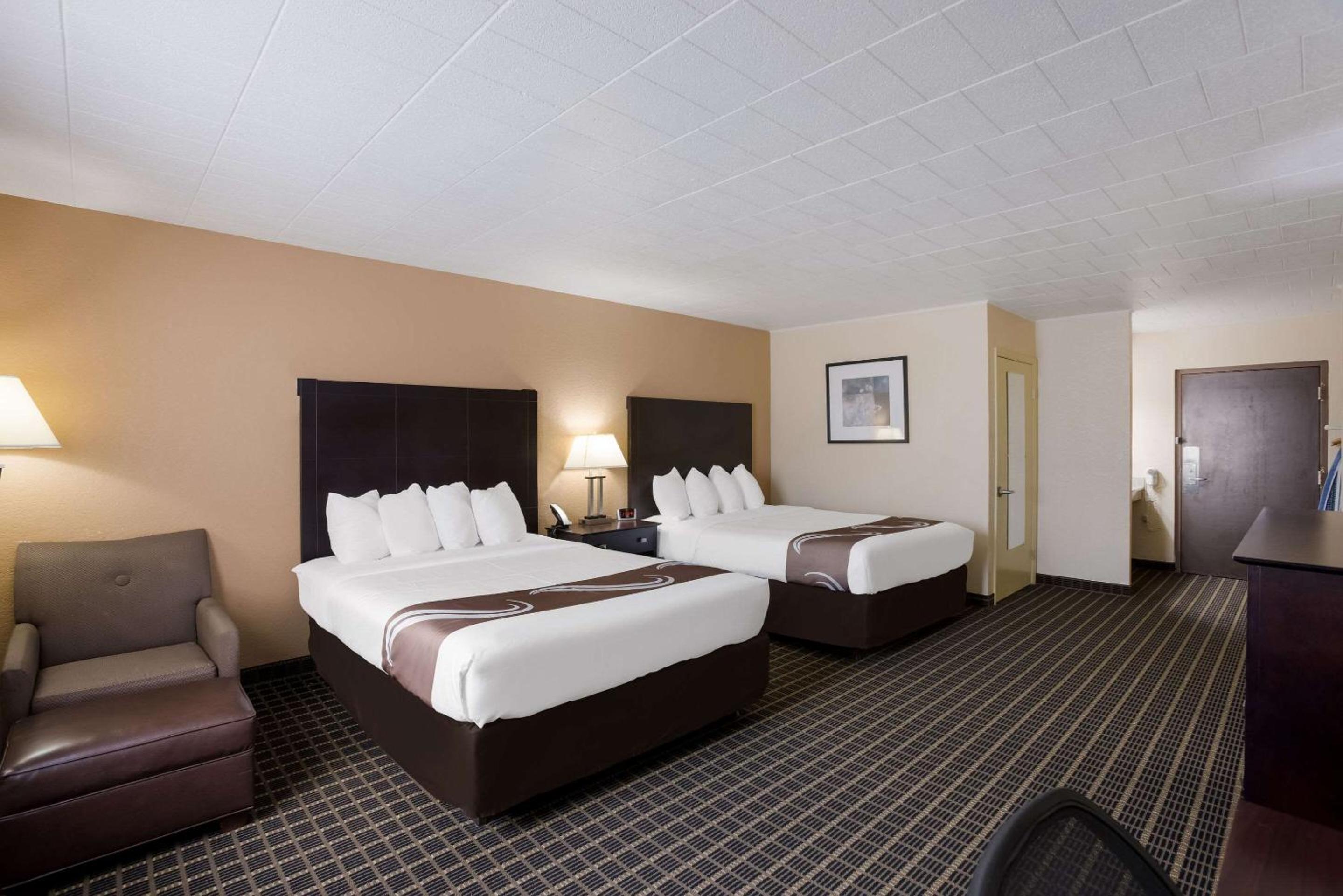 Queen Room with Two Queen Beds and Bath Tub - Accessible/Non-Smoking/Non-Pet Friendly - Photo 2