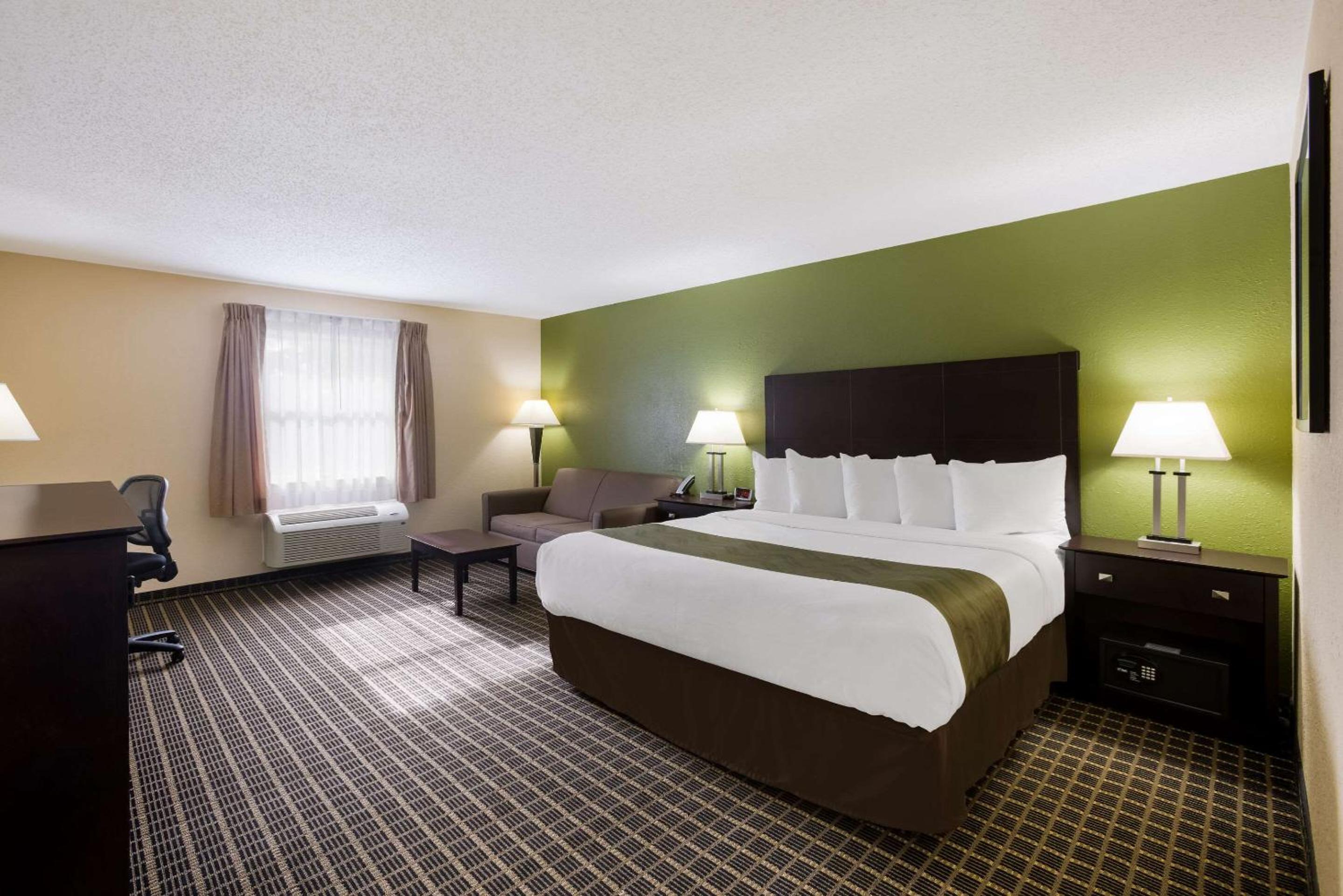 King Room - Non-Smoking/Non-Pet Friendly - Photo 1