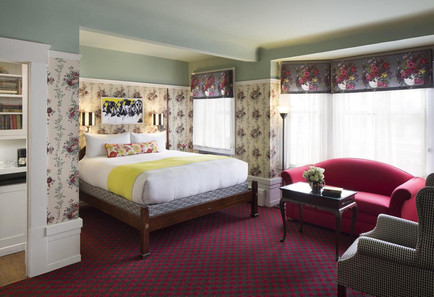 Deluxe King Room - Photo 2