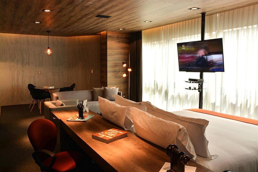 Deluxe Suite - Photo 22