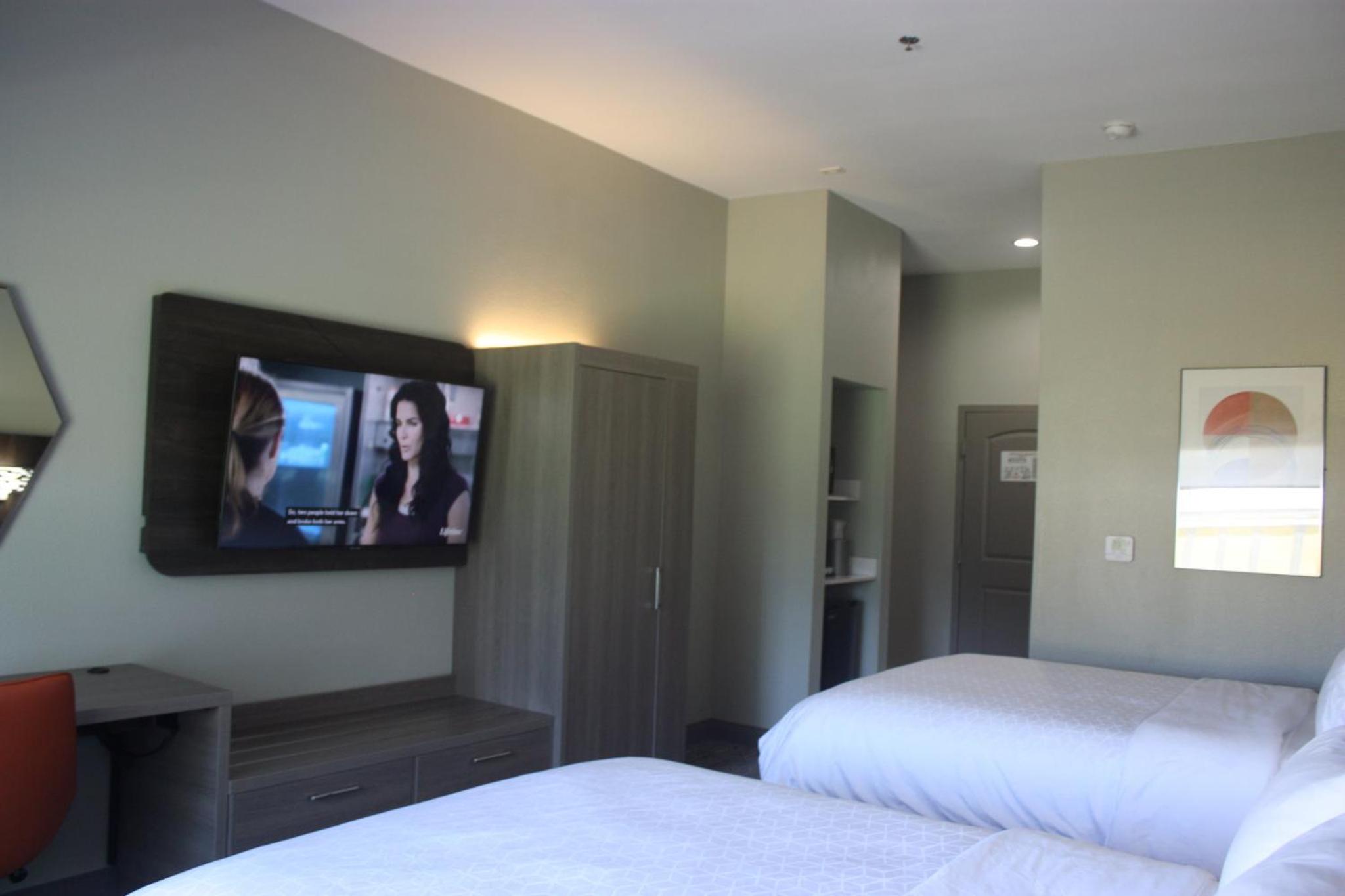 Standard Room with Two Queen Beds