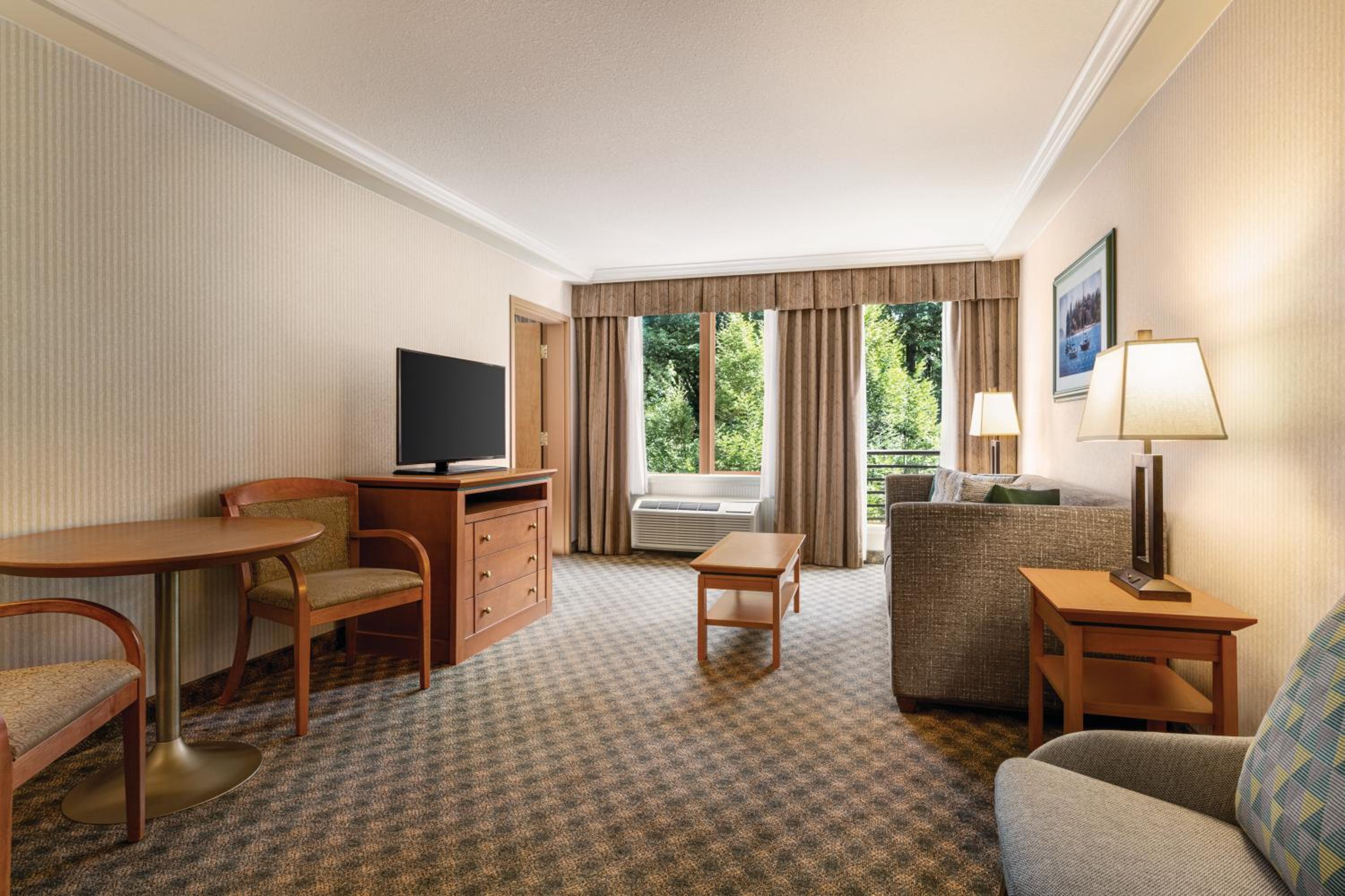 King Suite - Photo 3
