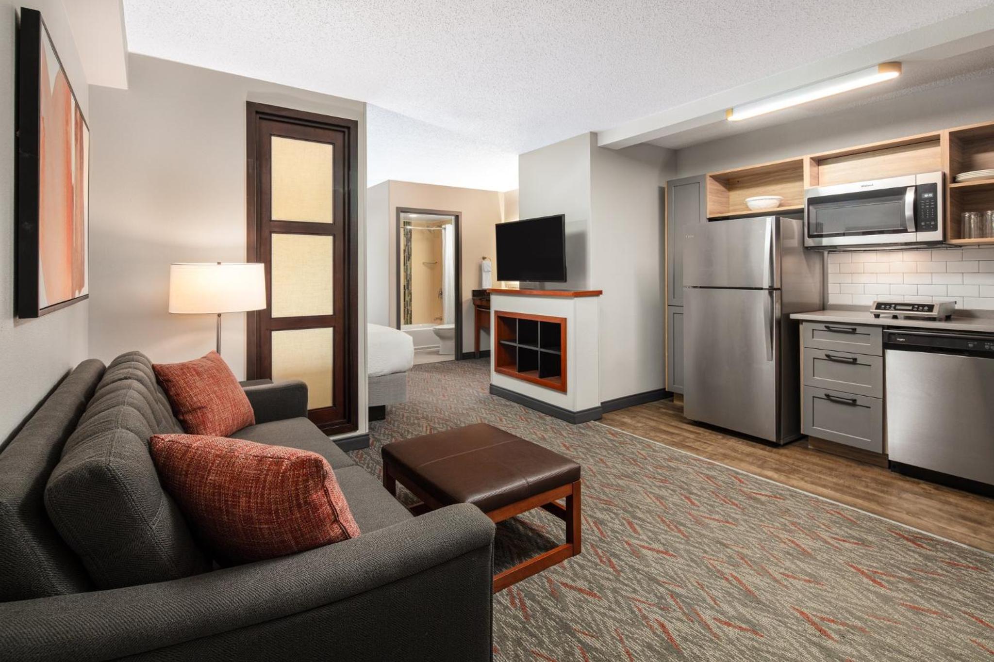 Studio Suite with Two Double Beds and Single Sofa Bed - Photo 8