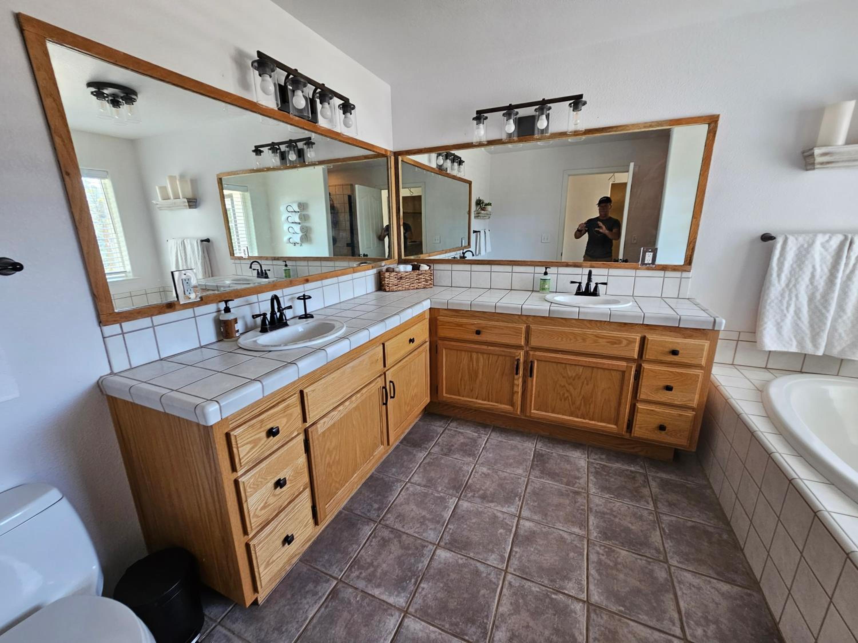 Deluxe King Room photo 3