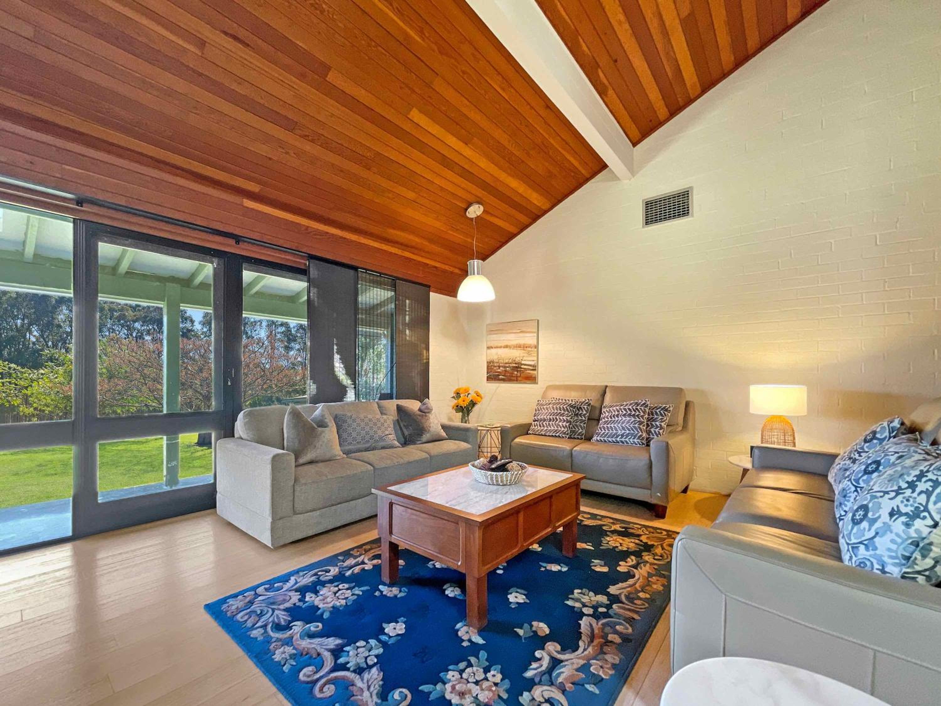 Four-Bedroom House photo 2