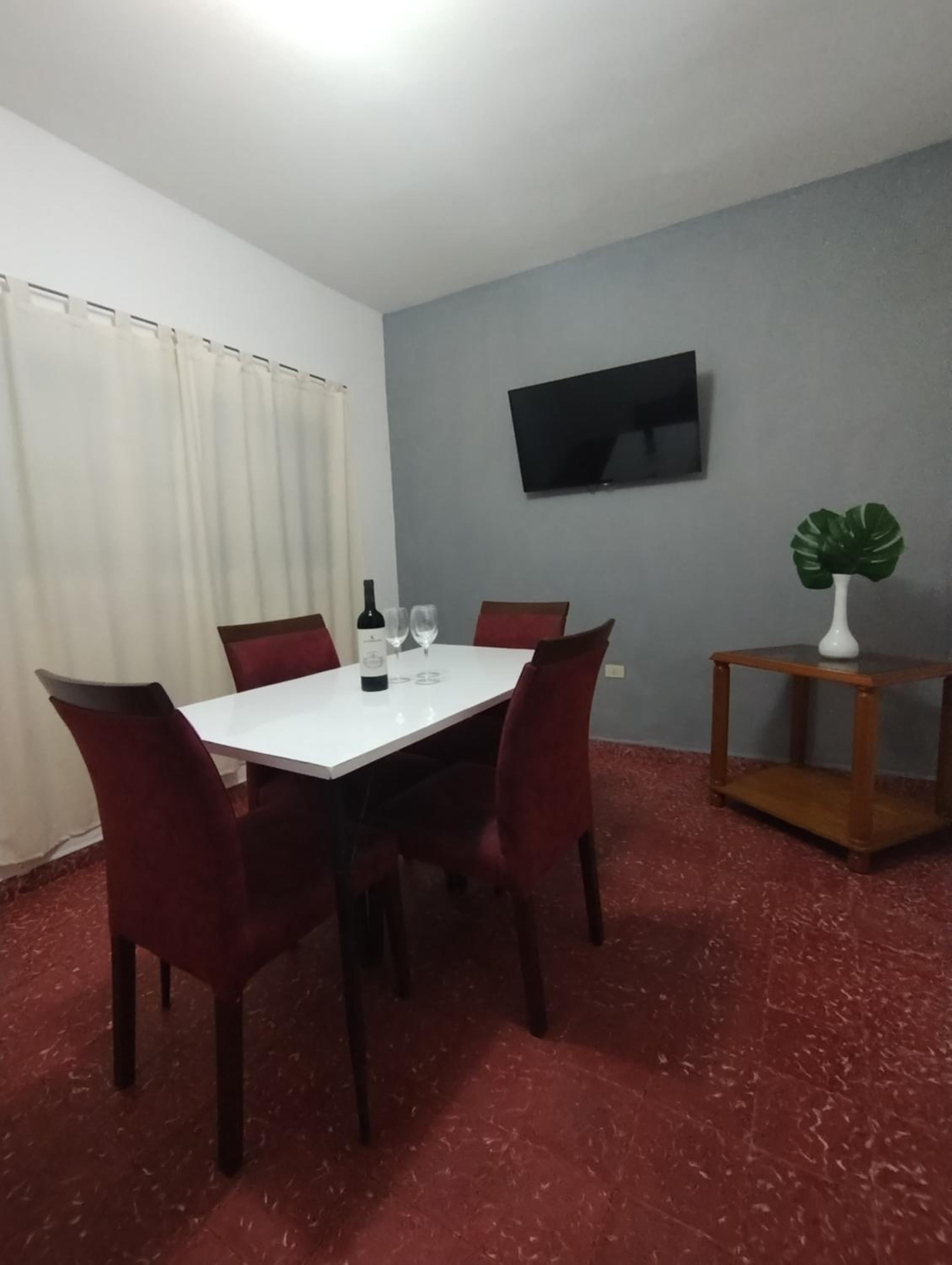 One-Bedroom Apartment photo 3