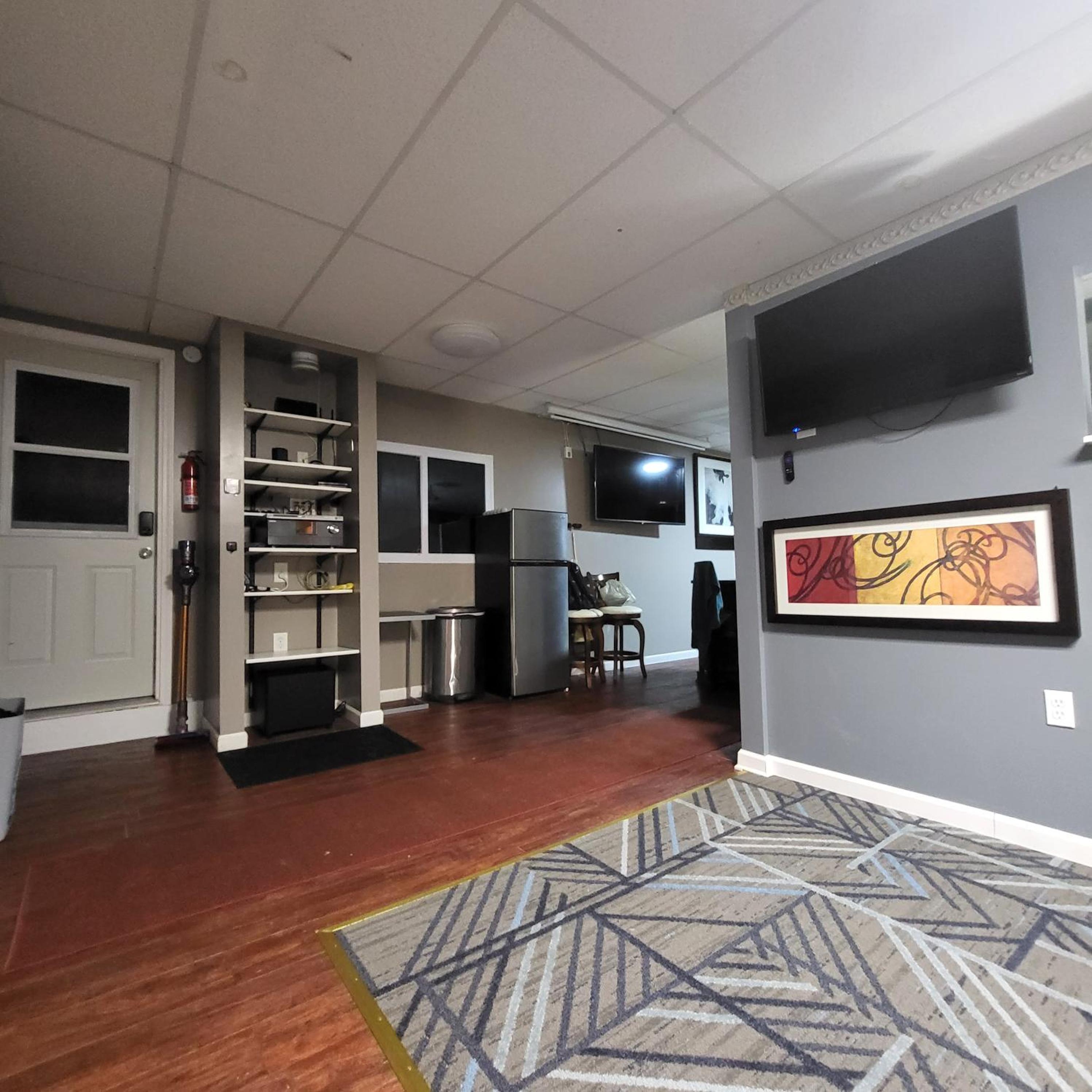 One-Bedroom House photo 1