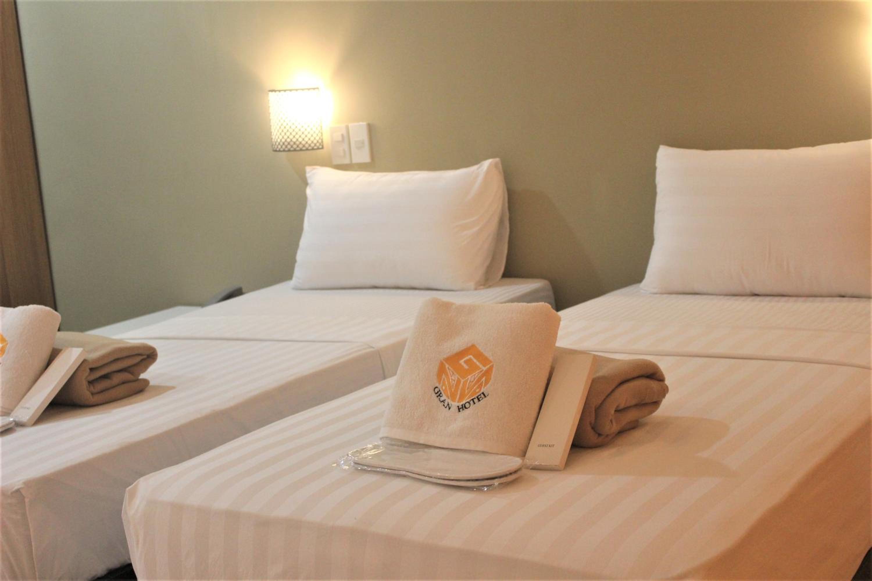 Twin Room - Photo 7
