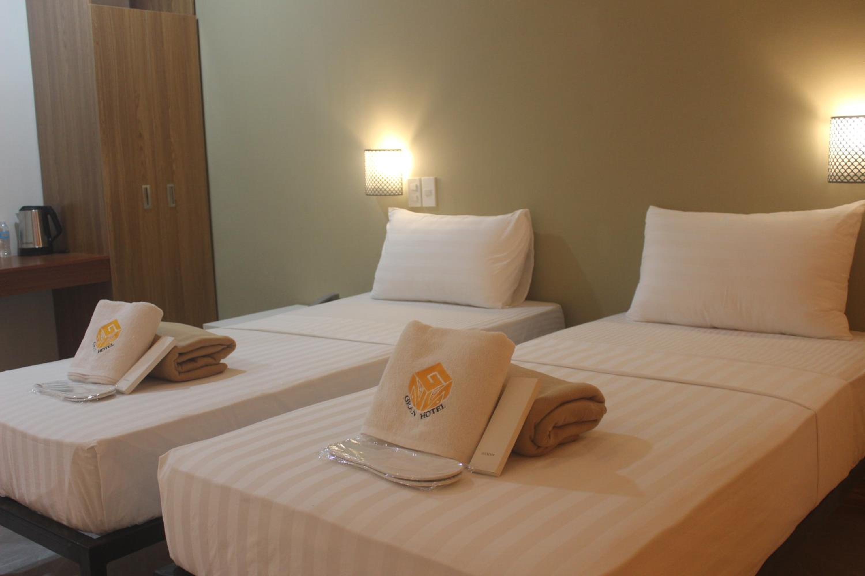 Twin Room - Photo 5