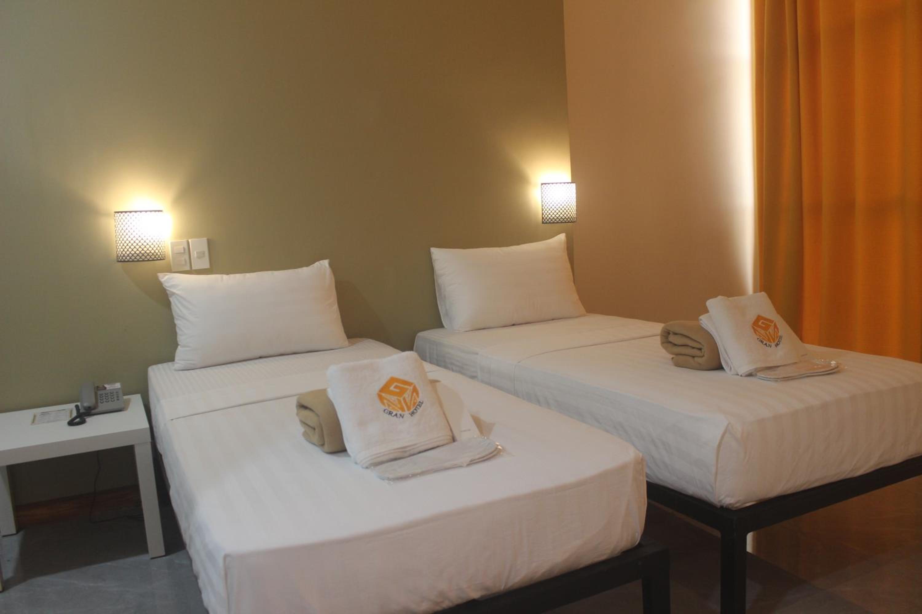 Twin Room - Photo 2
