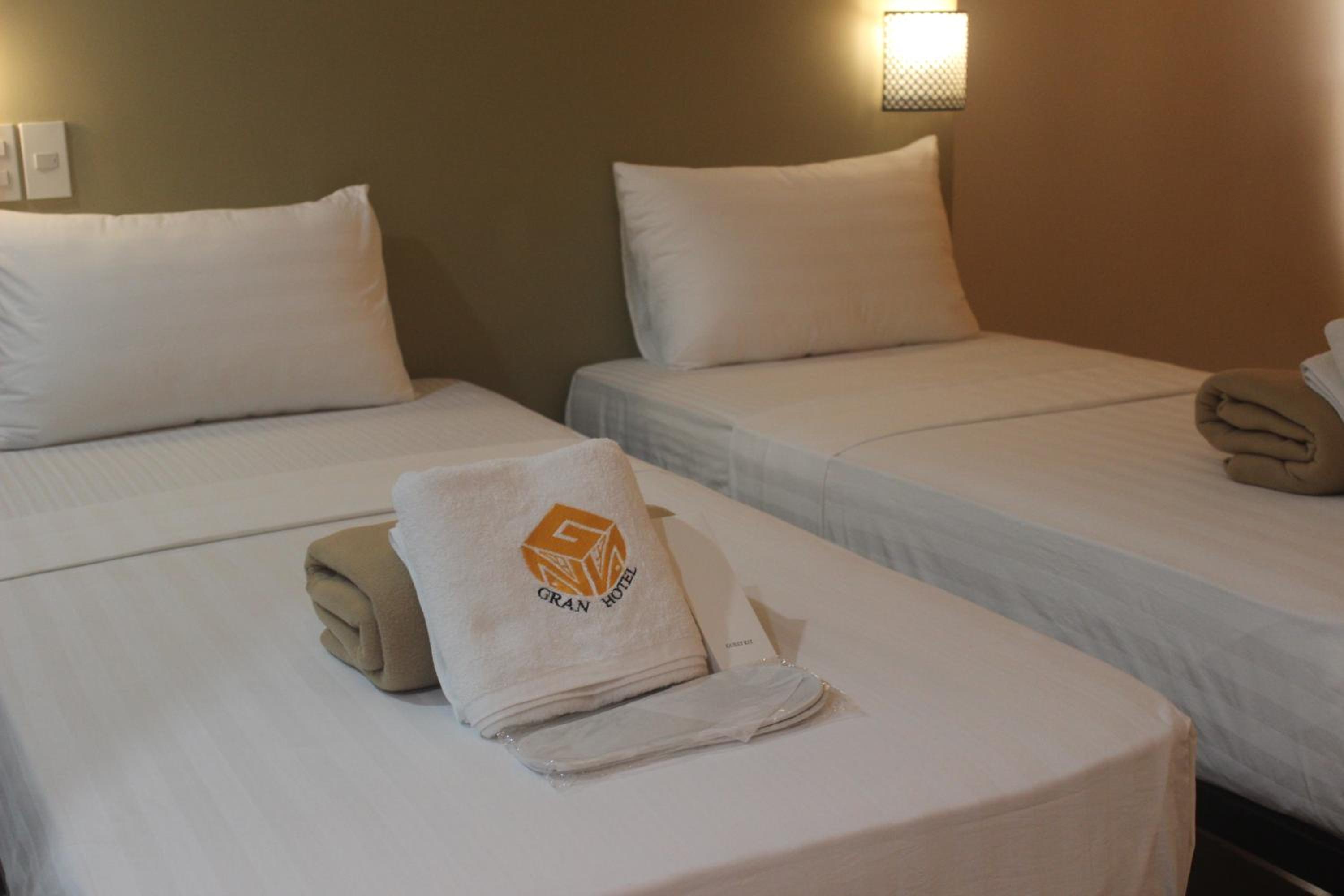 Twin Room - Photo 3