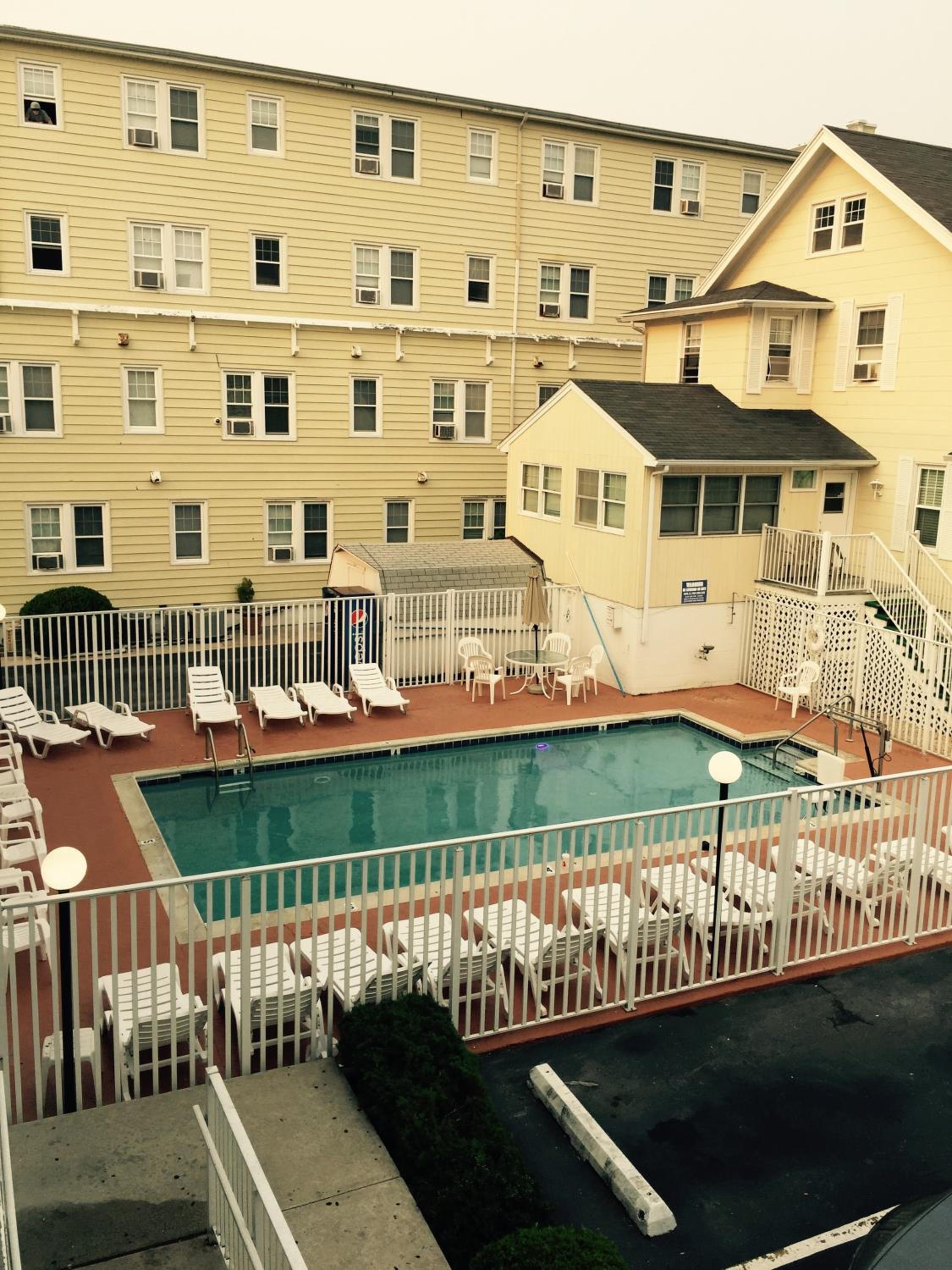 Double Room with Two Double Beds - Pool View - Photo 2