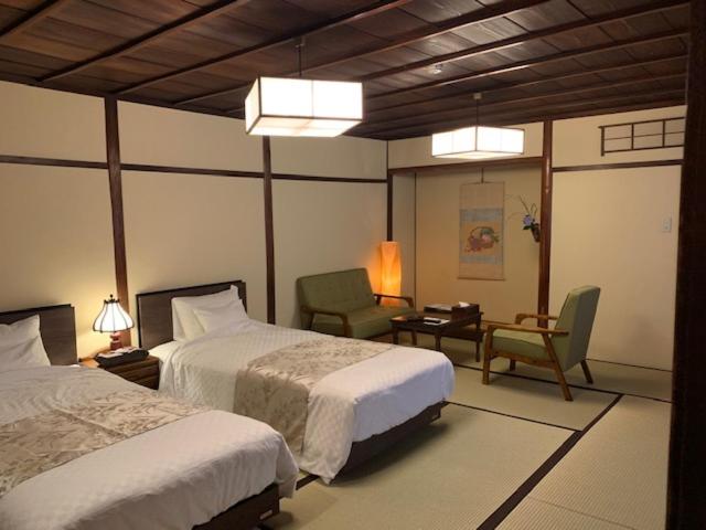 日式双人房(带厕所)