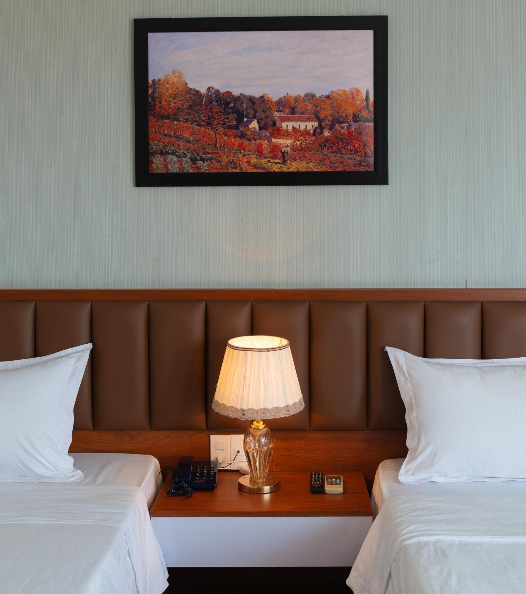 Standard Twin Room - Photo 3