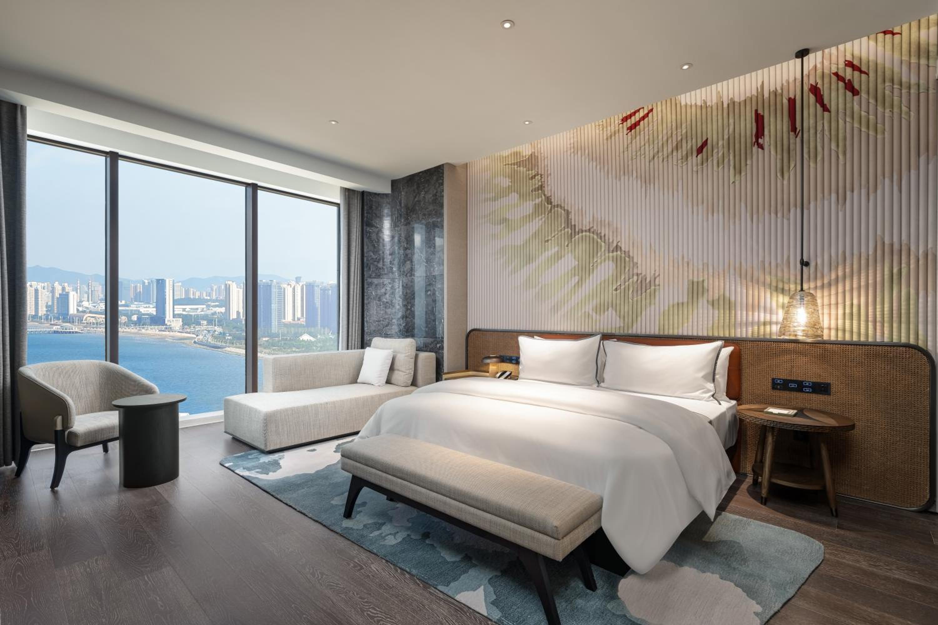 Executive King Suite with Ocean View - Executive Lounge Access