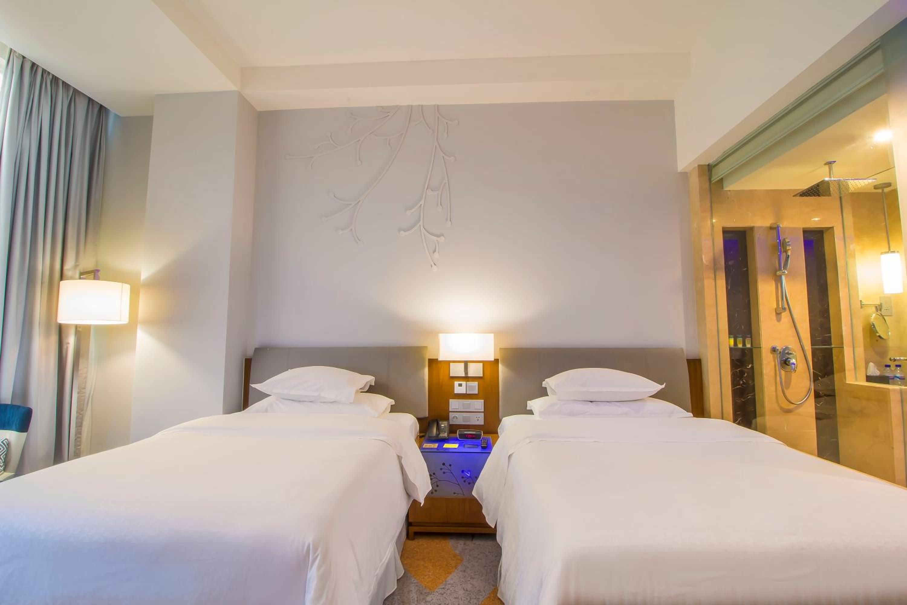 Premier Deluxe Twin Room with Sea View