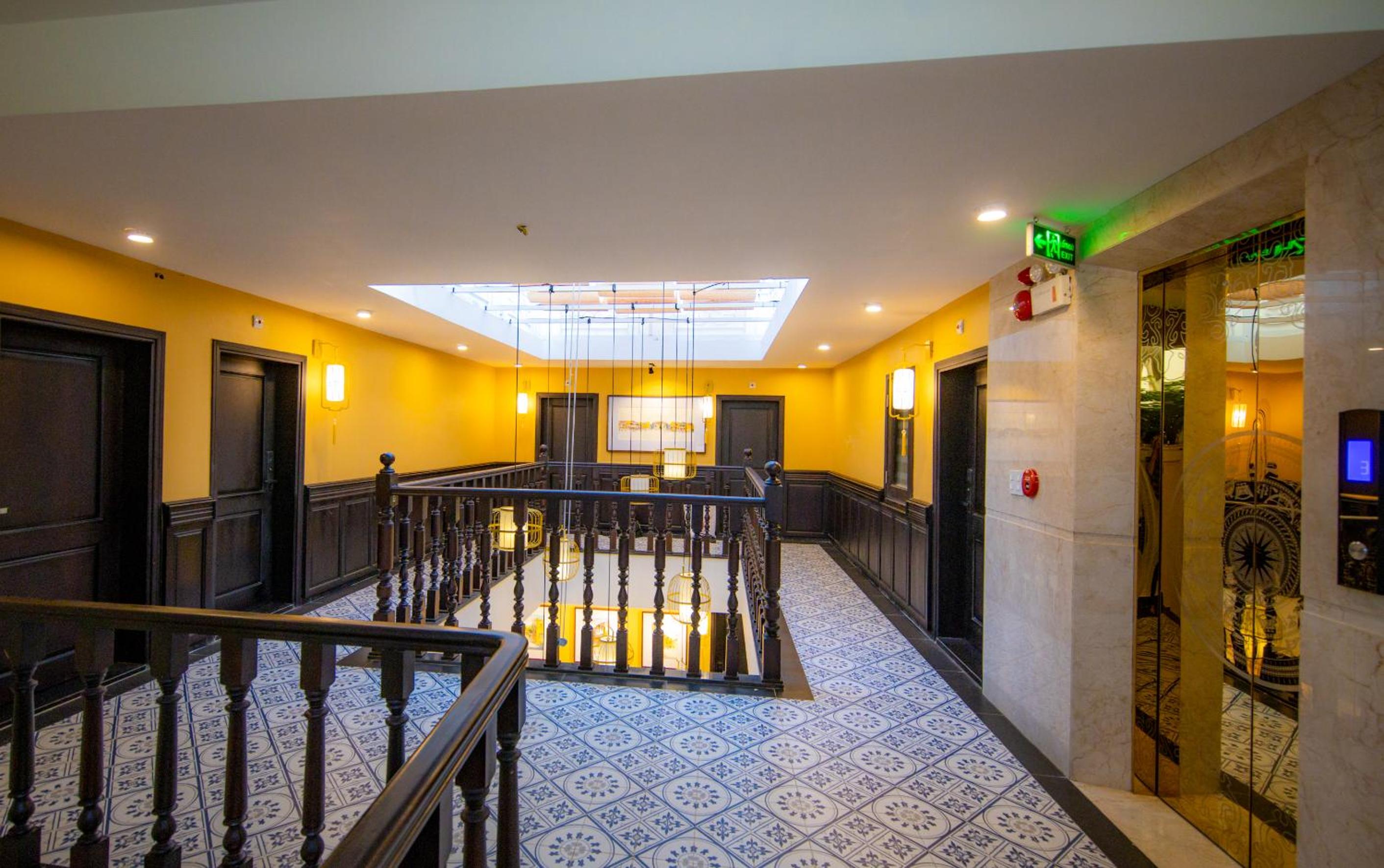 Suite with Balcony - Photo 3