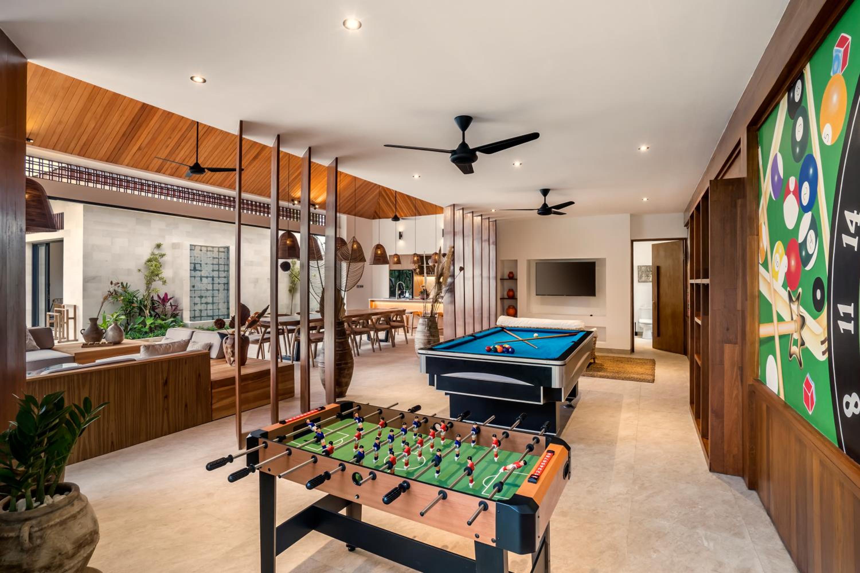Villa - Photo 2