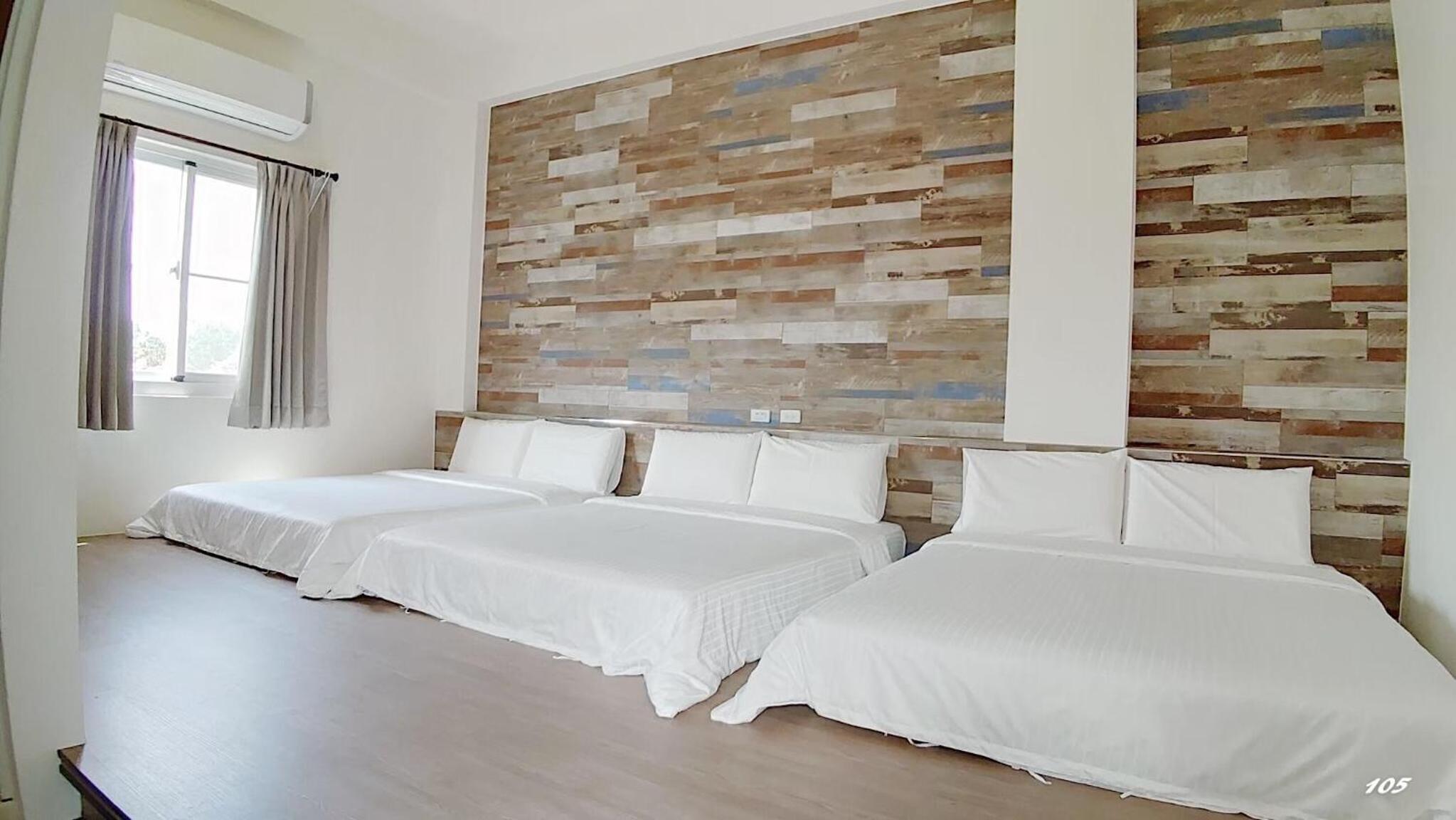 Family Room with Private Bathroom photo 1