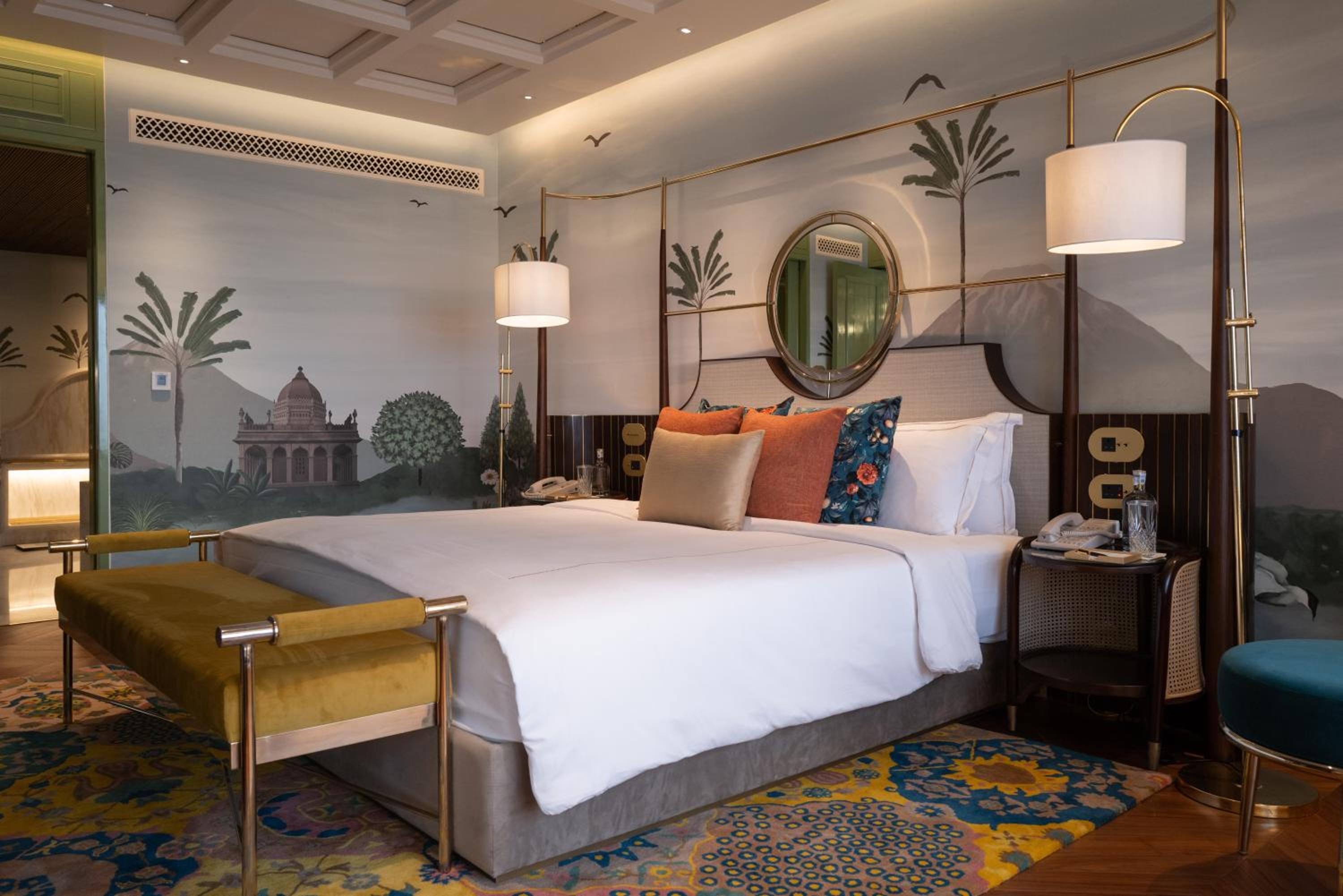 Royal Suite King Bed Sea View - High tea, evening cocktails, butler service, Complimentary 1 way airport transfer