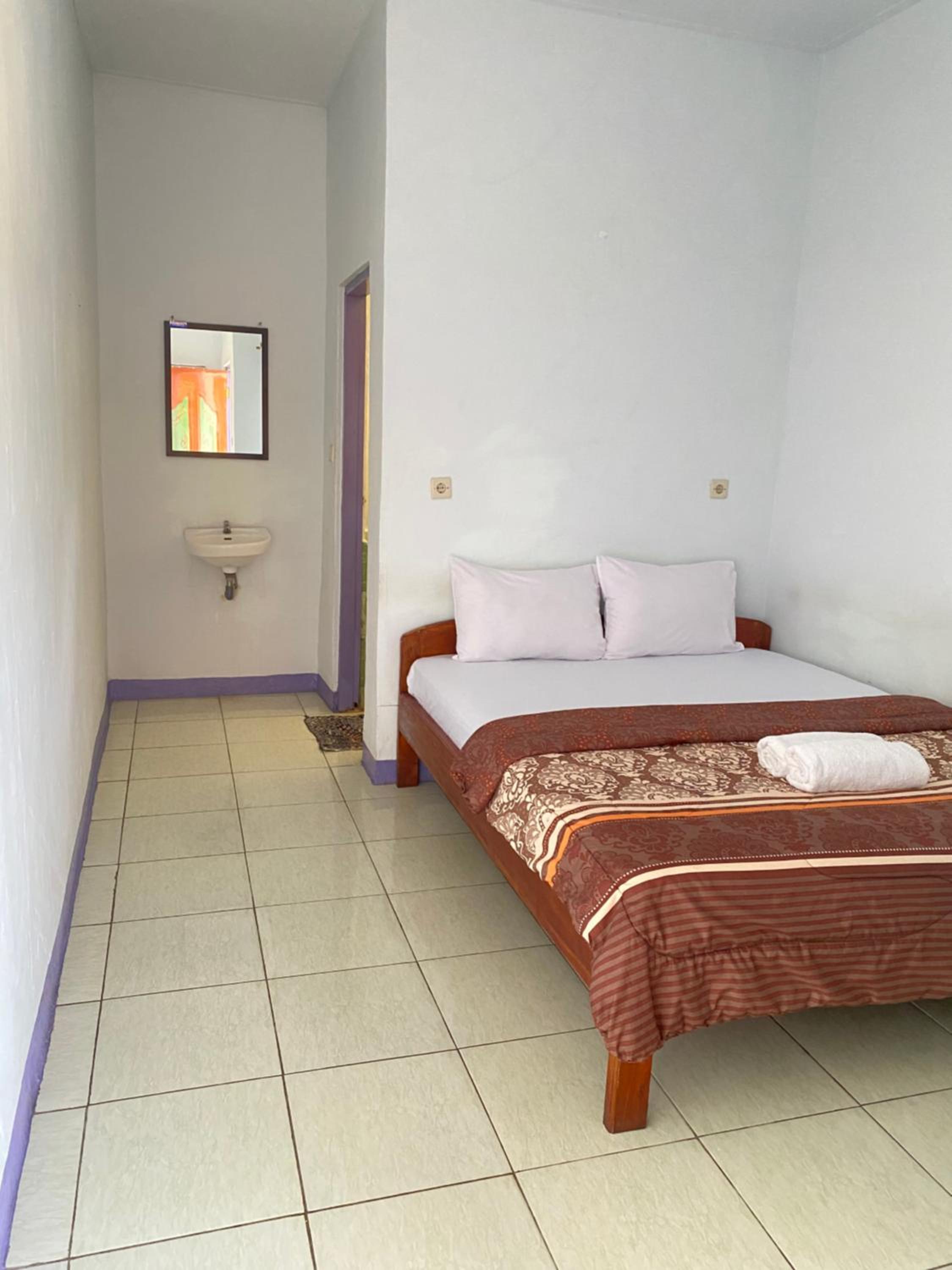 Double Room with Private Bathroom - Photo 1
